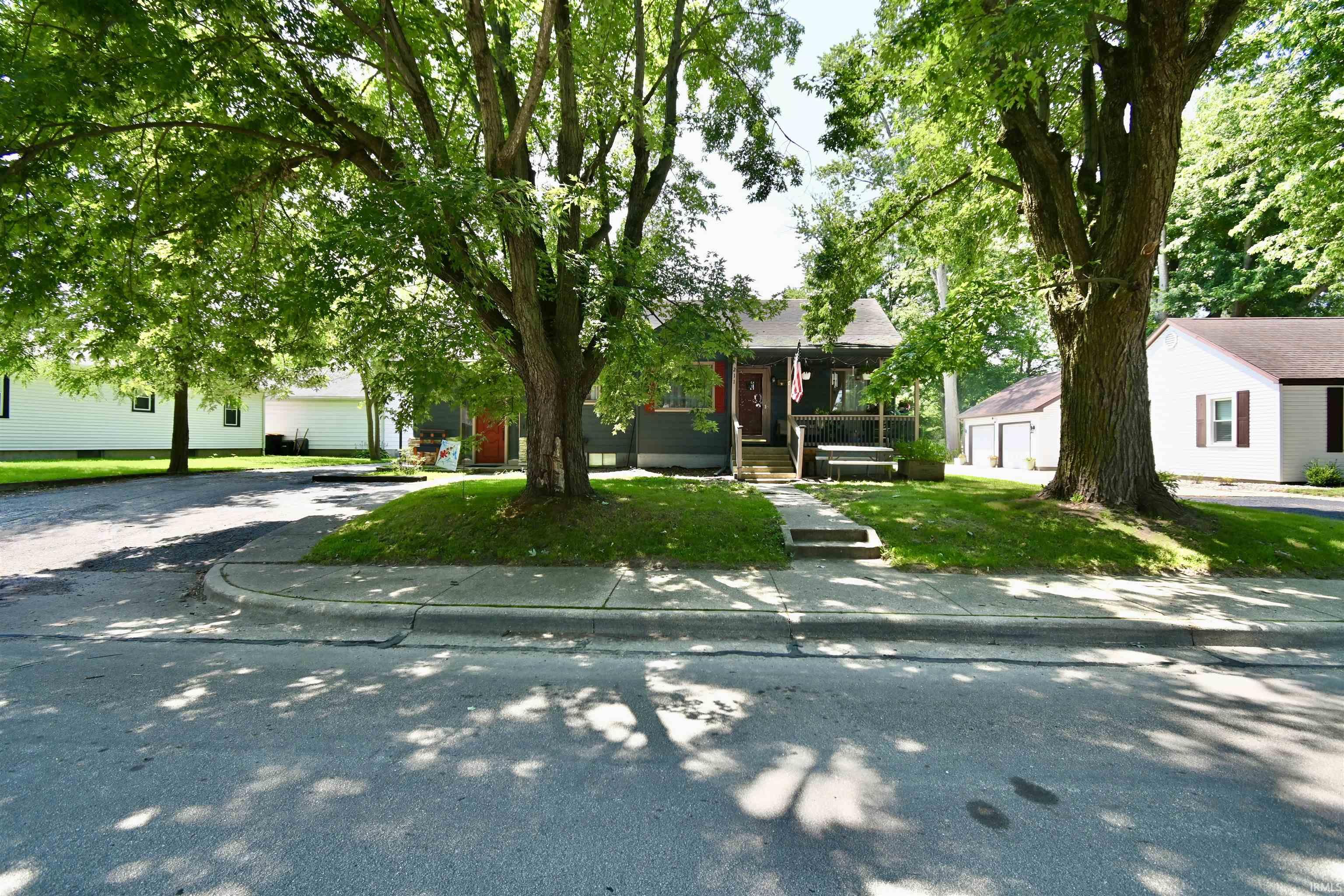 Homes for sale in Rossville, IN | 211 W Main St, Rossville, IN 46065 | MLS# 202628338