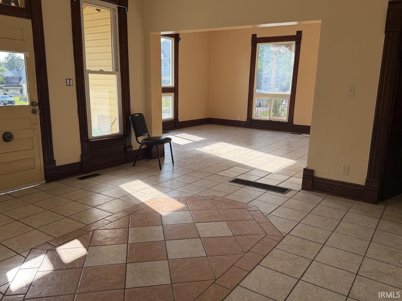 4th image of 2001 North St, Logansport, IN 46947 | MLS# 202628506