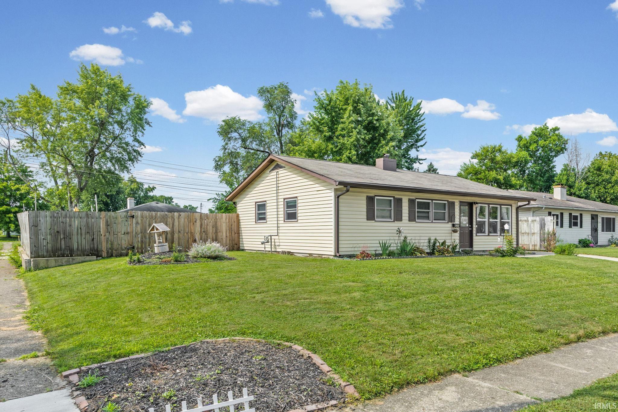 2nd image of 1009 Rochelle Dr, Lafayette, IN 47909 | MLS# 202628548