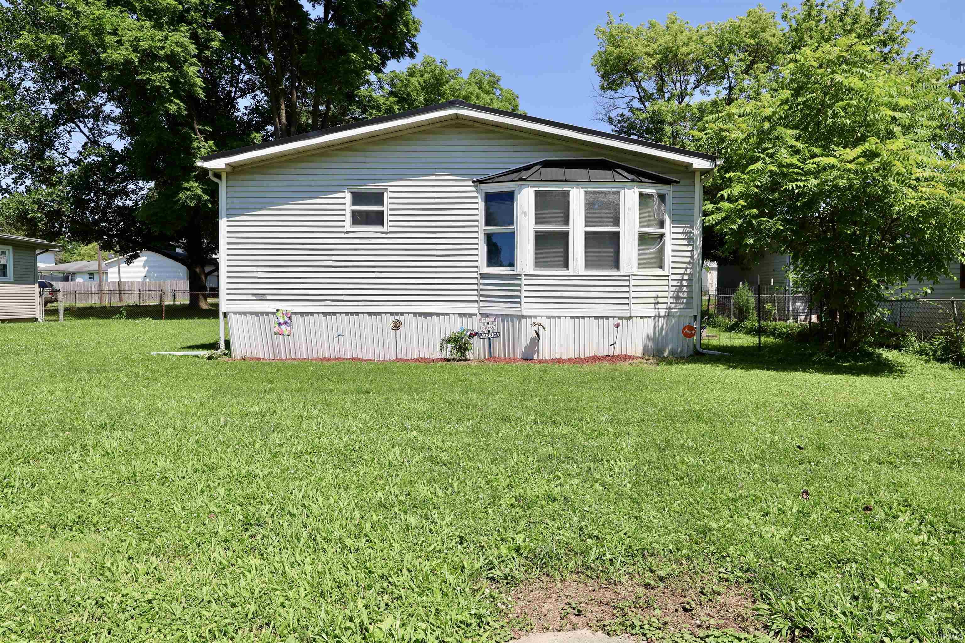 1st image of 209 S Cherry St, Lynn, IN 47355 | MLS# 202628556