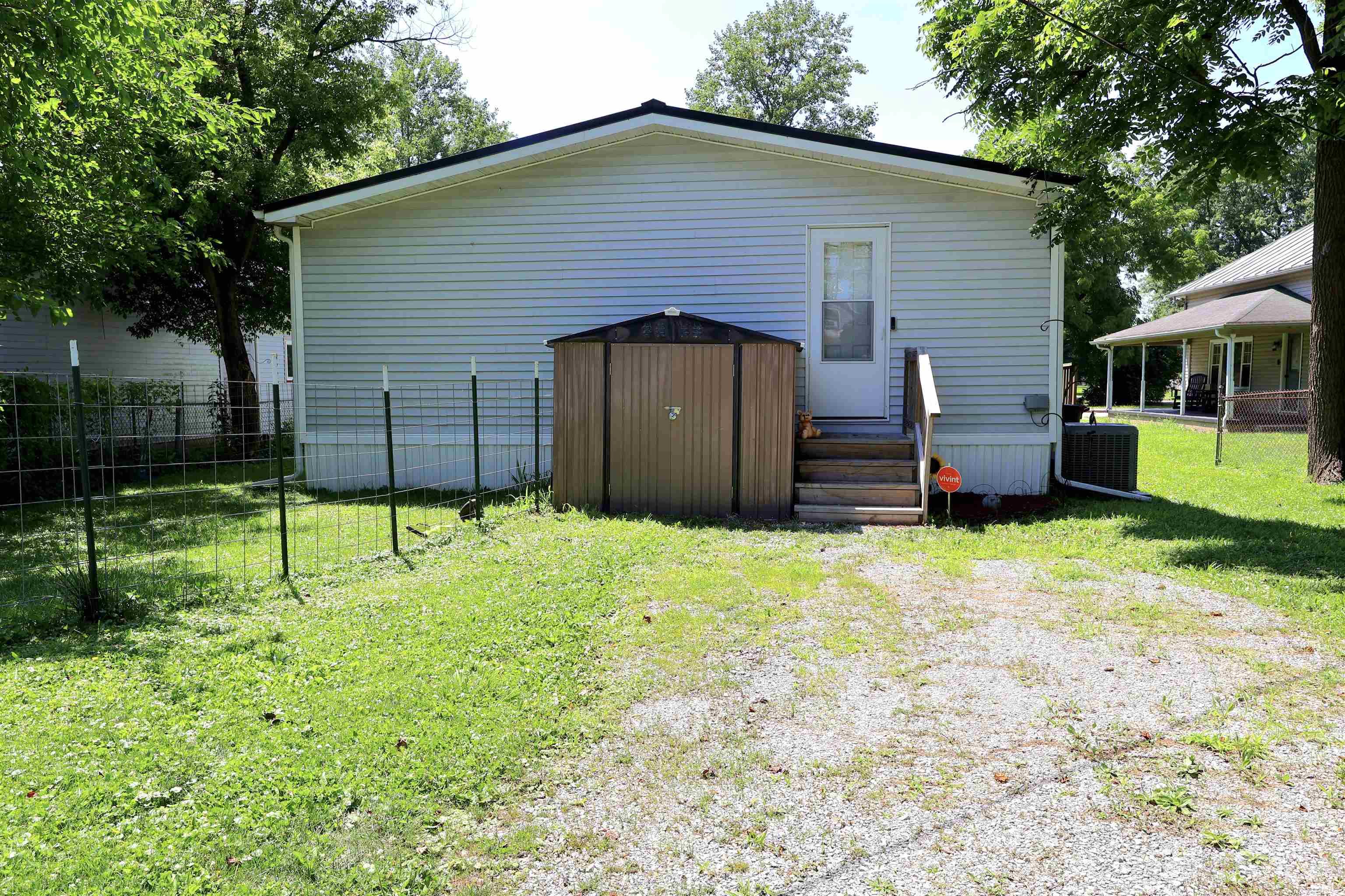 22nd image of 209 S Cherry St, Lynn, IN 47355 | MLS# 202628556