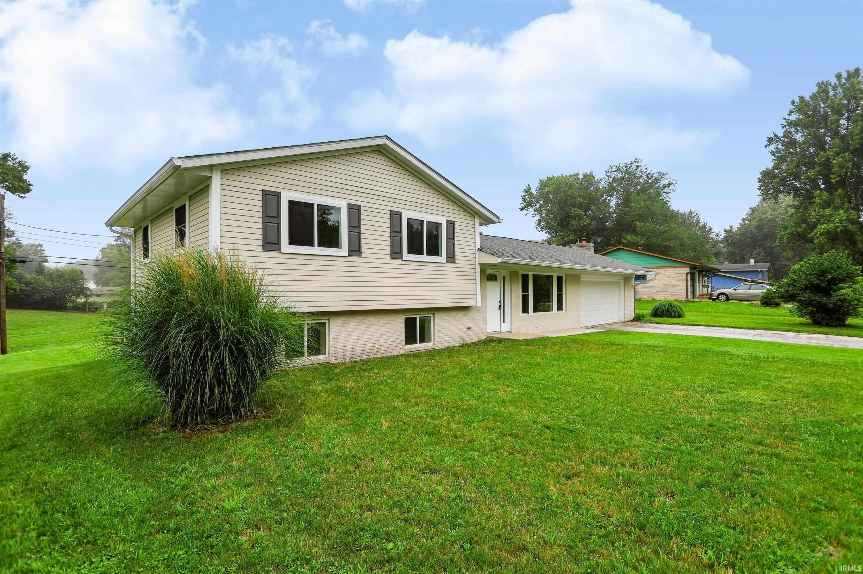 2nd image of 620 N Staats Dr, Bloomington, IN 47408 | MLS# 202628791