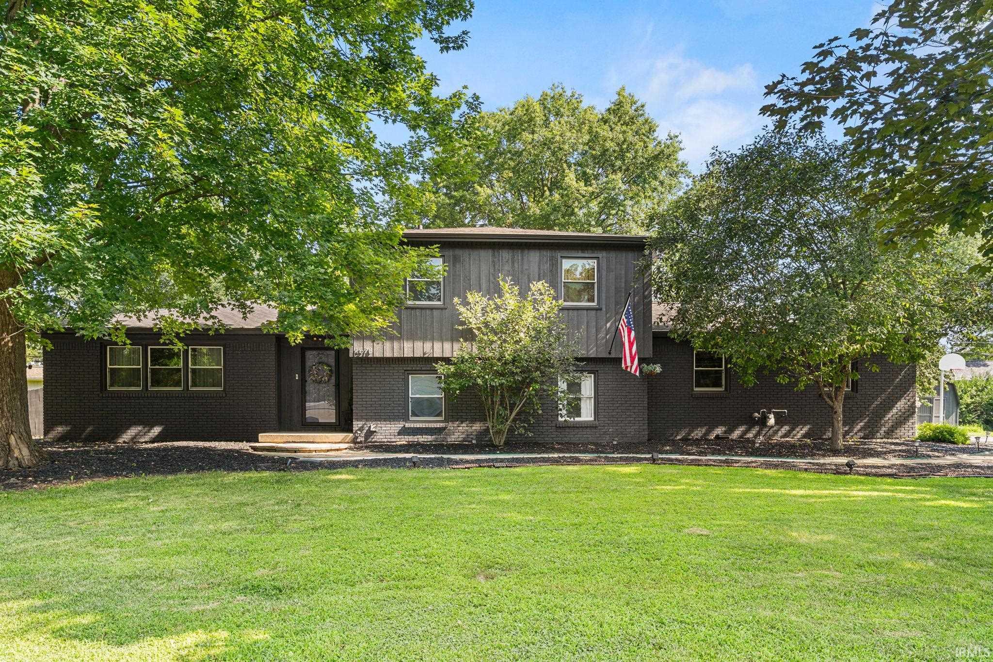 1st image of 1578 Crestwood Ln, Lafayette, IN 47909 | MLS# 202628884