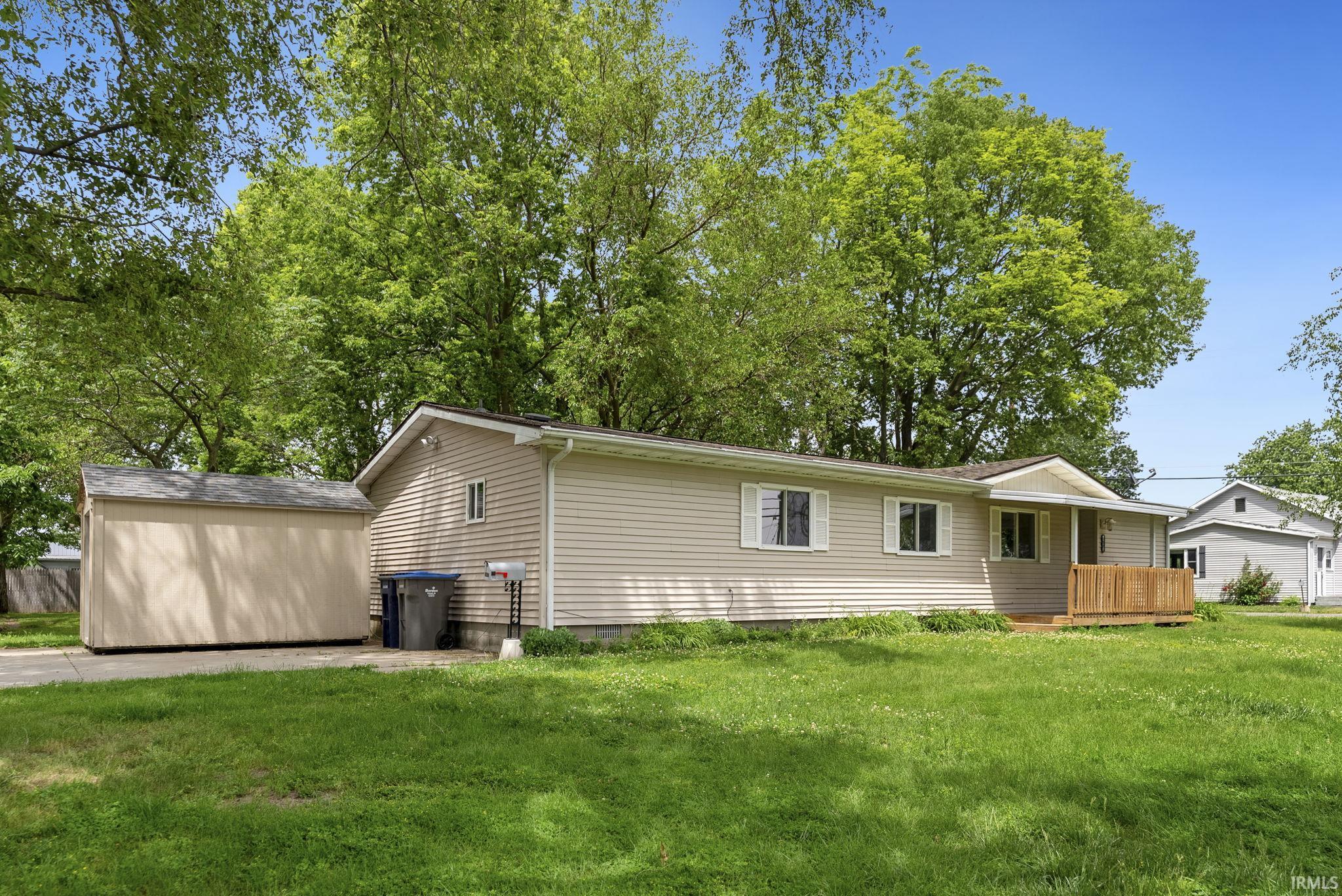 1st image of 1047 E Smith St, Warsaw, IN 46580 | MLS# 202628886