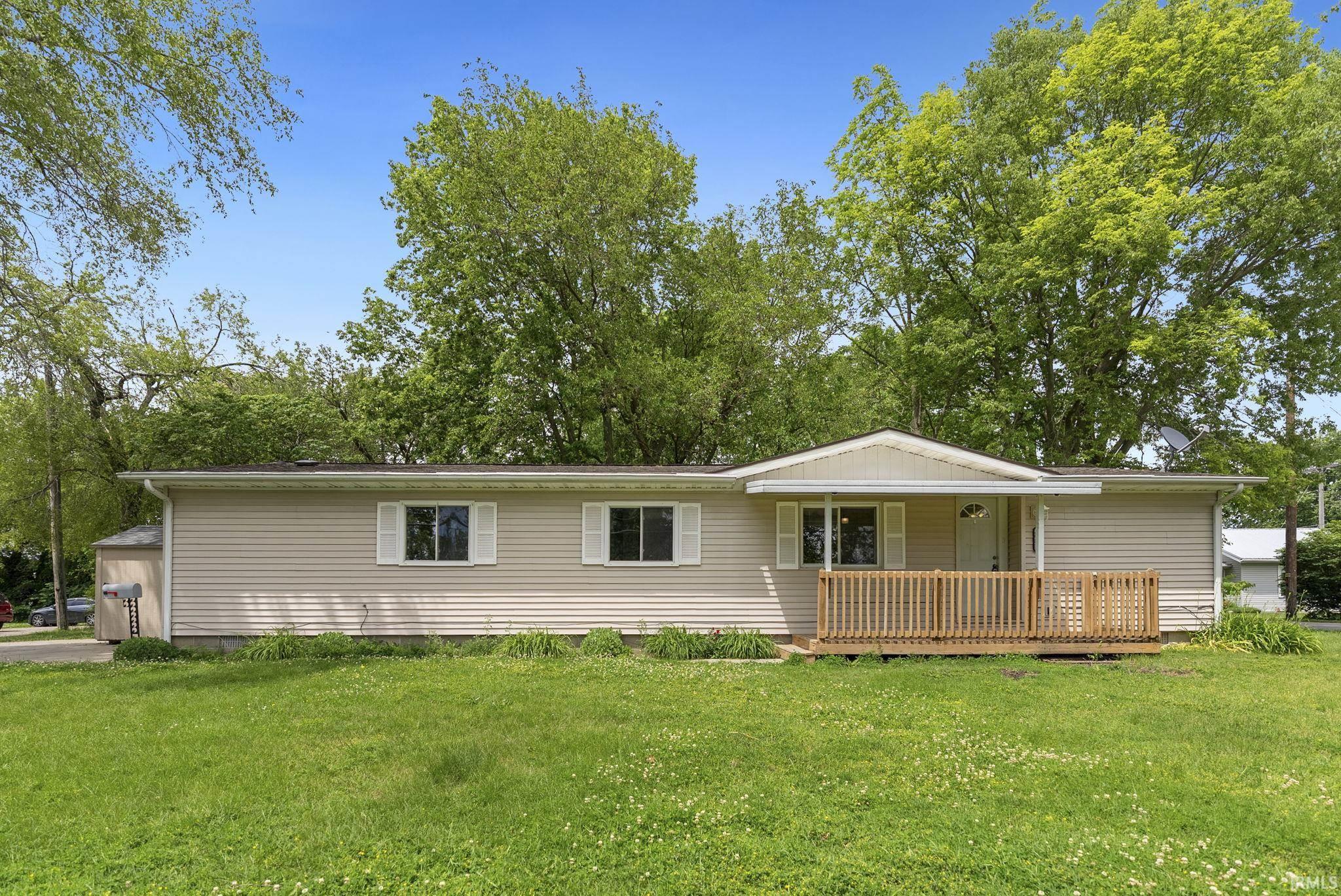 3rd image of 1047 E Smith St, Warsaw, IN 46580 | MLS# 202628886