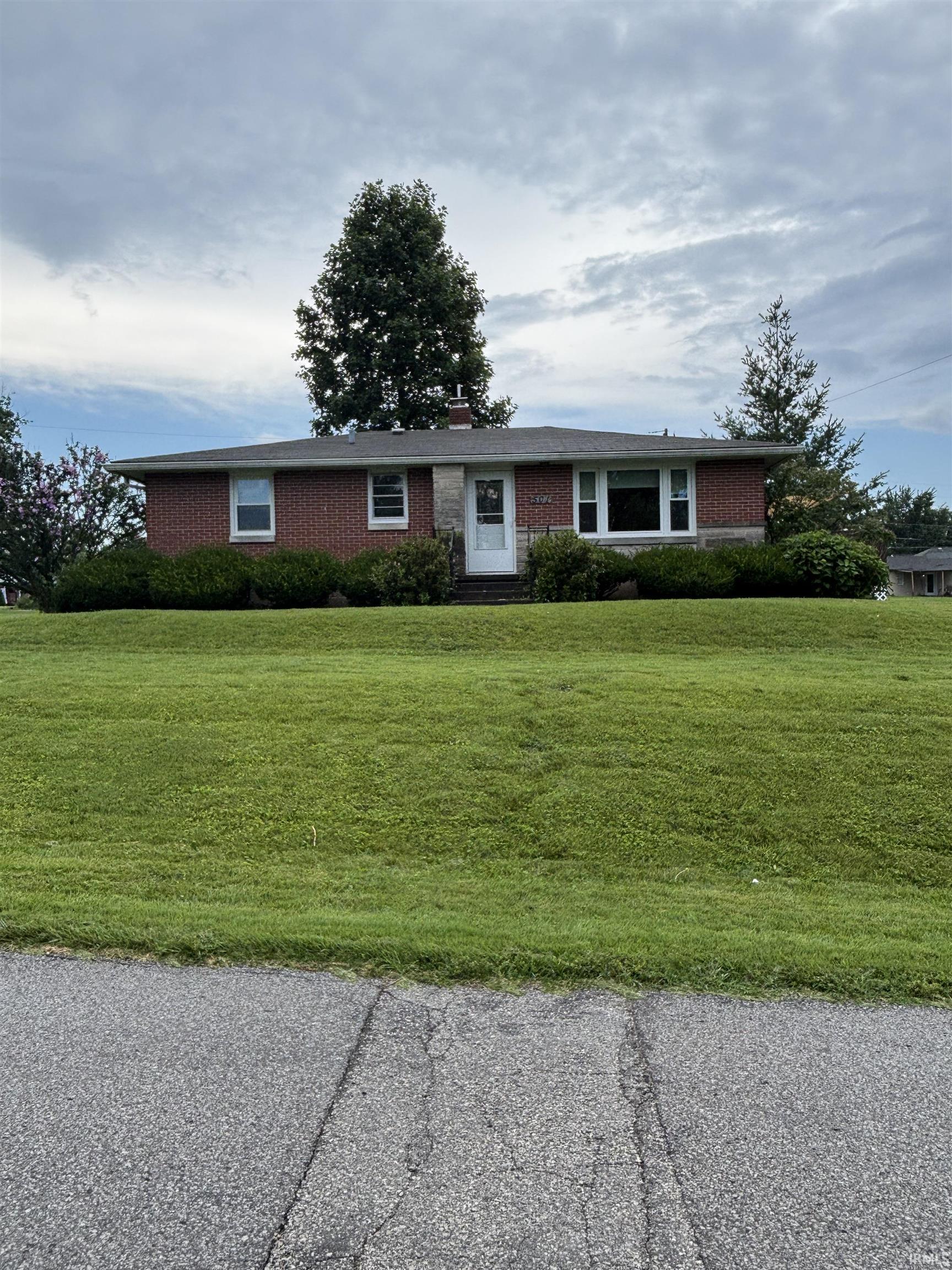 2nd image of 501 E Florence St, Salem, IN 47167 | MLS# 202628909