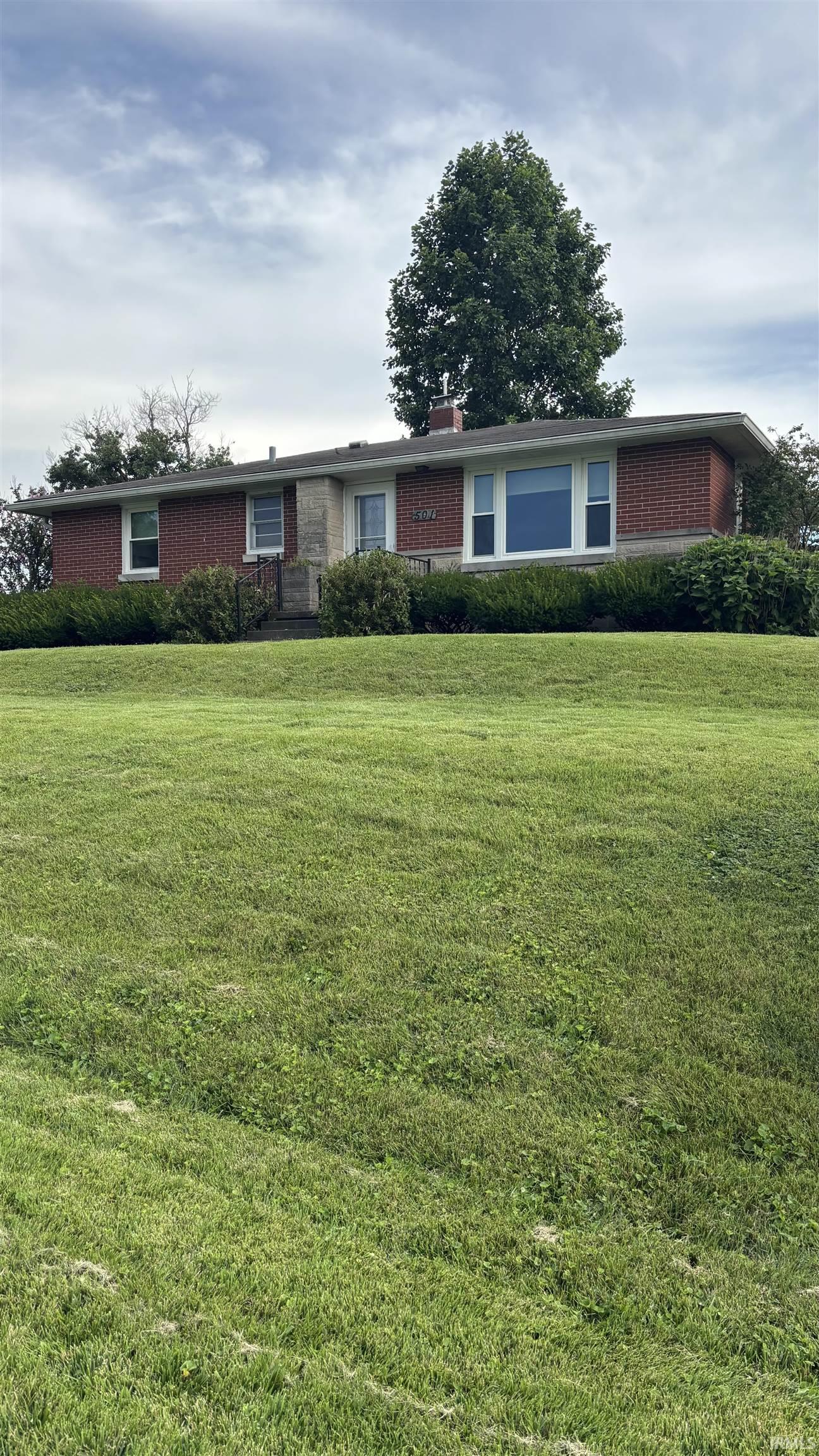 3rd image of 501 E Florence St, Salem, IN 47167 | MLS# 202628909