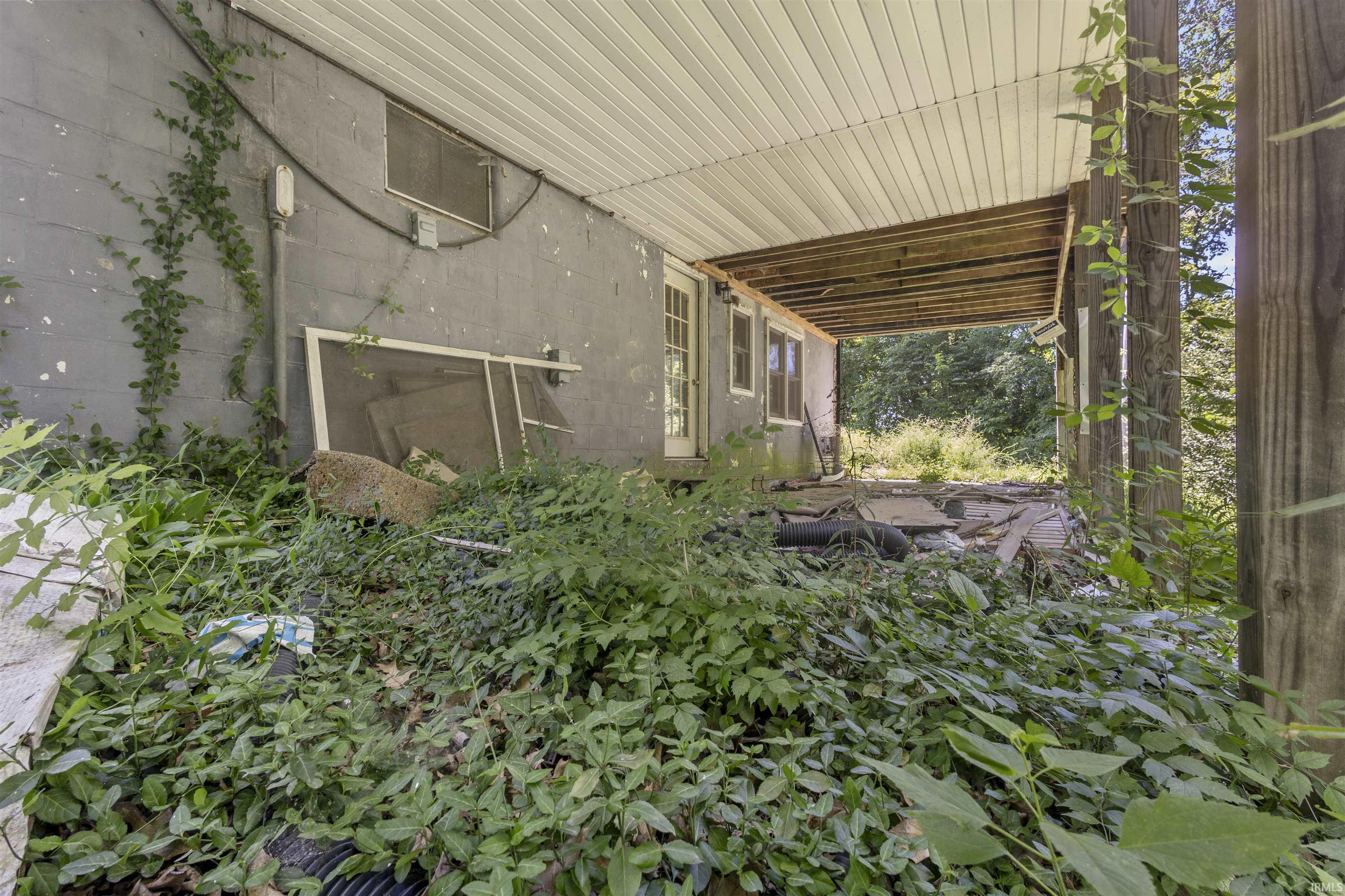 Homes for sale in Bloomfield, IN | 6269 E State Road 54, Bloomfield, IN 47424 | MLS# 202628925