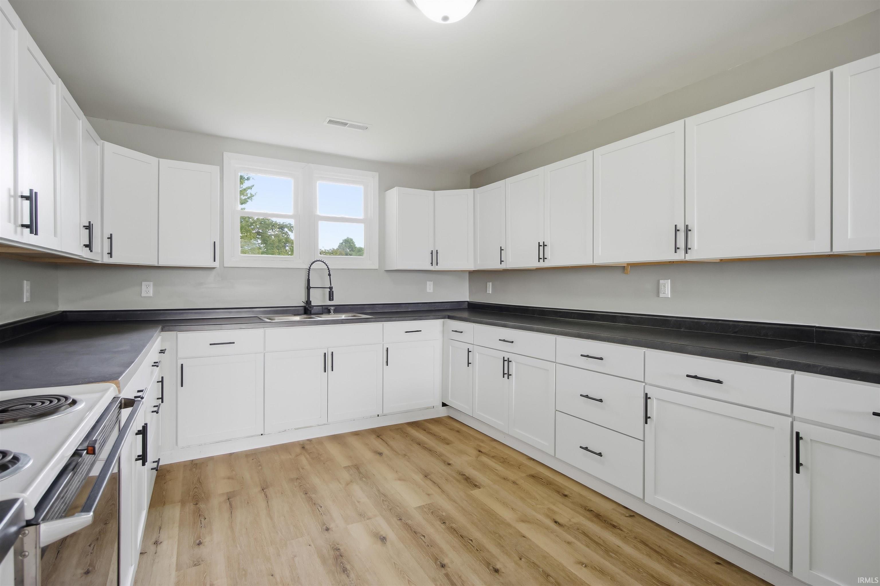 2nd image of 117 S Barclay St, Fairmount, IN 46928 | MLS# 202628929