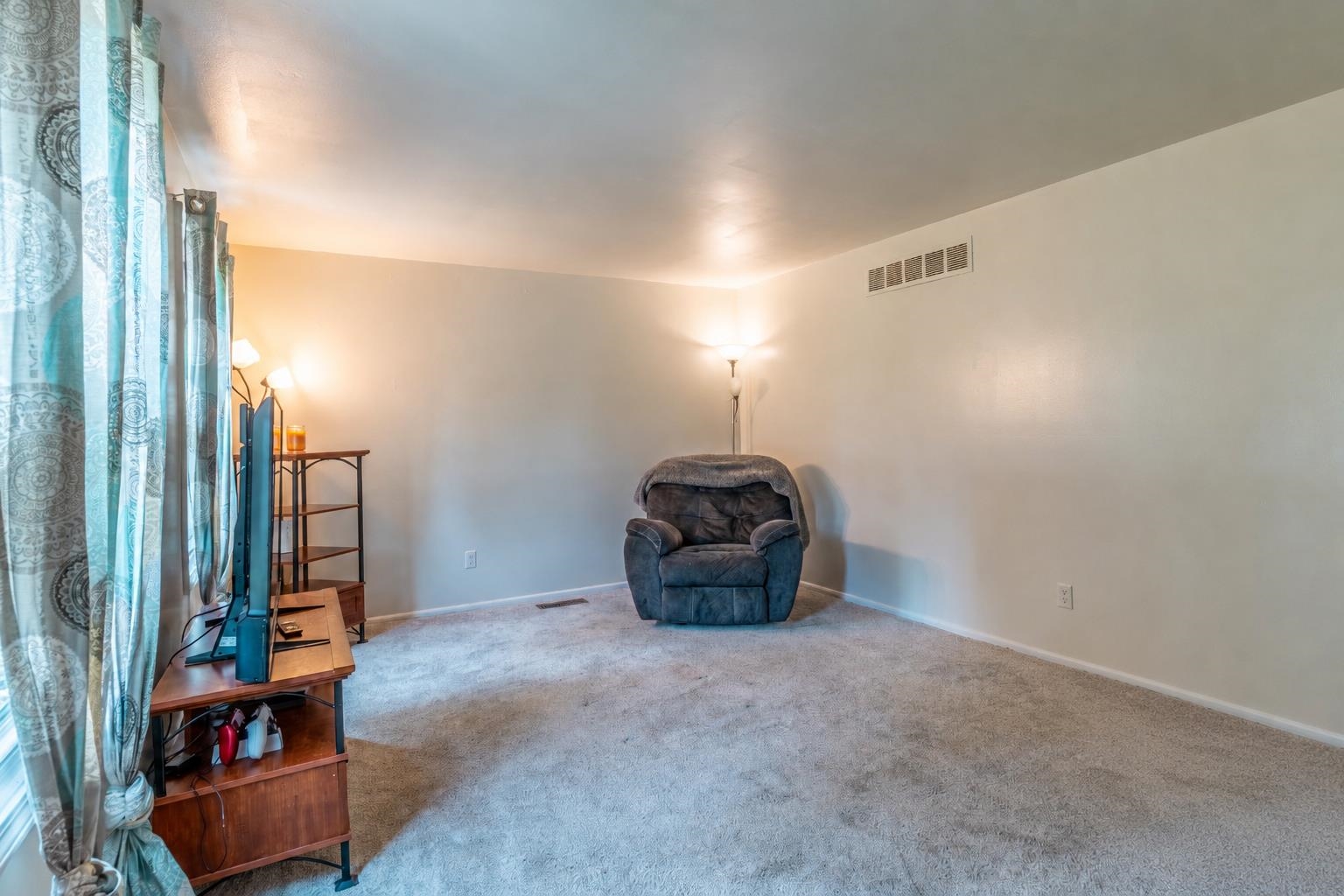 Photo 11 of 1100 Springhill Drive