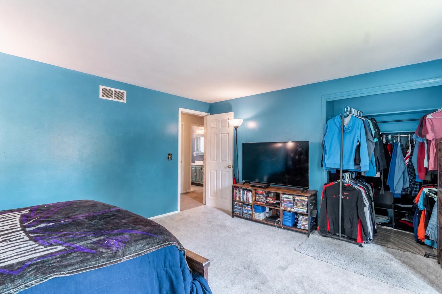 Photo 17 of 1100 Springhill Drive