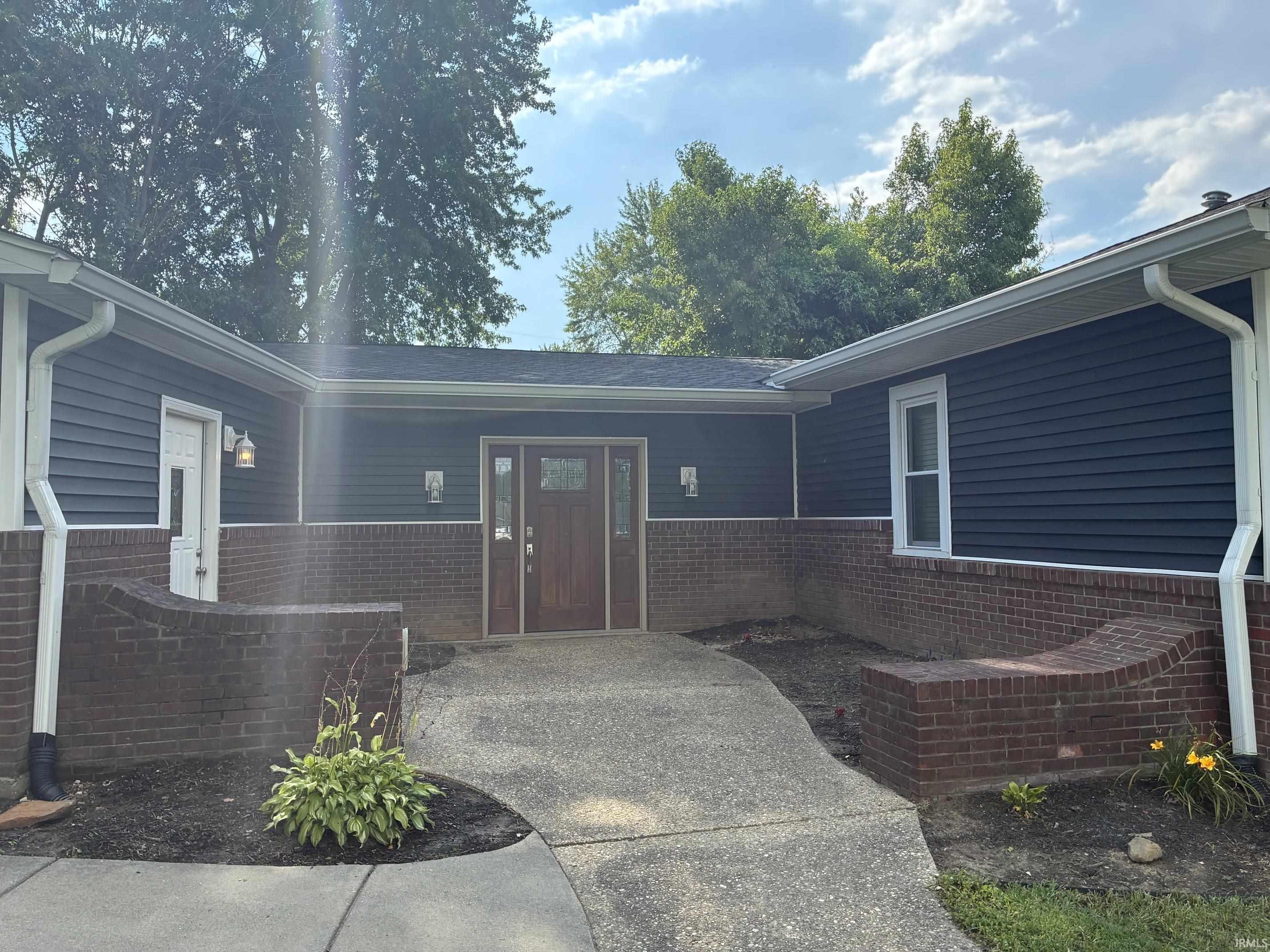 2nd image of 608 Indiana St, Bicknell, IN 47512 | MLS# 202629171