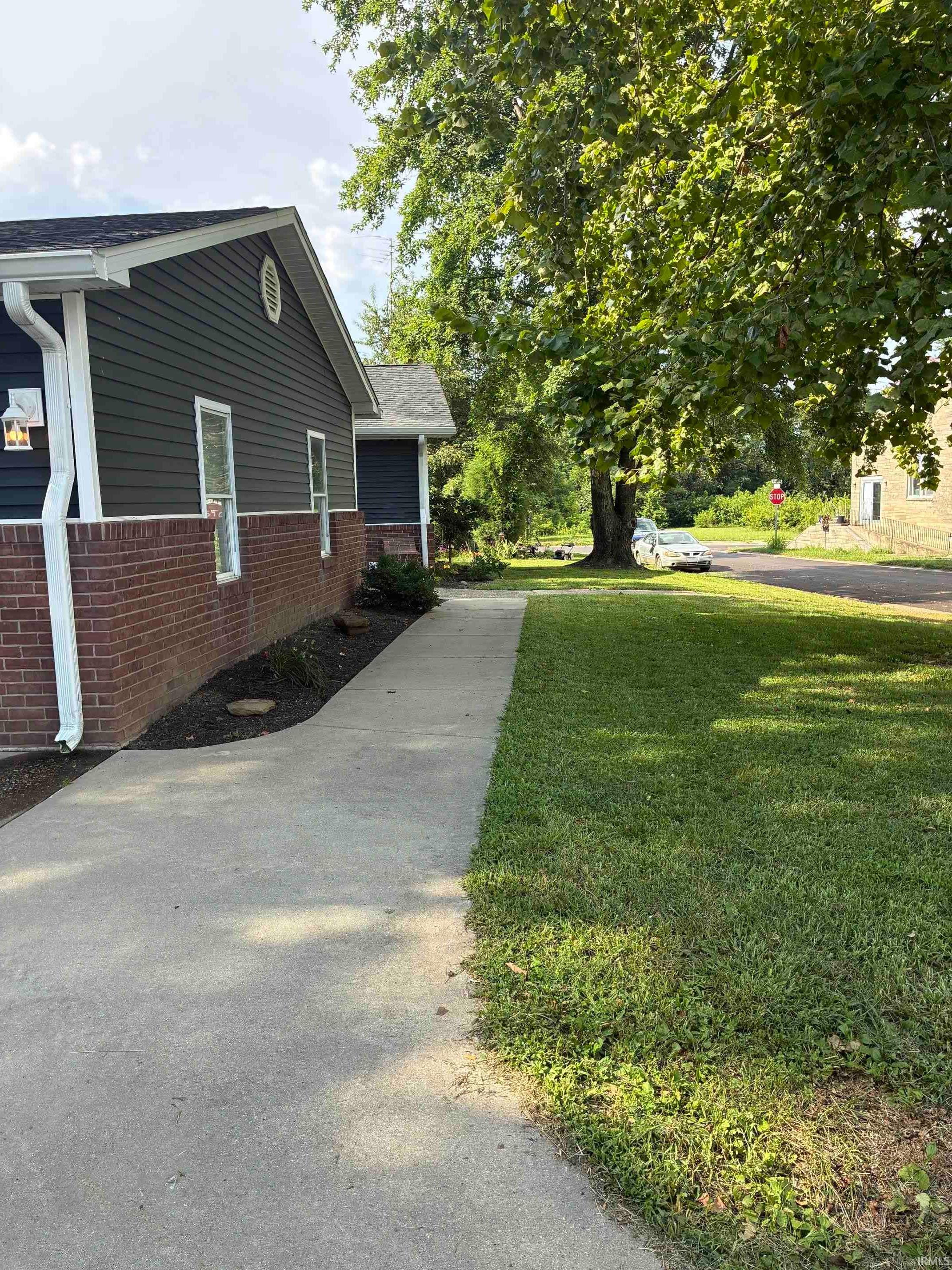 4th image of 608 Indiana St, Bicknell, IN 47512 | MLS# 202629171
