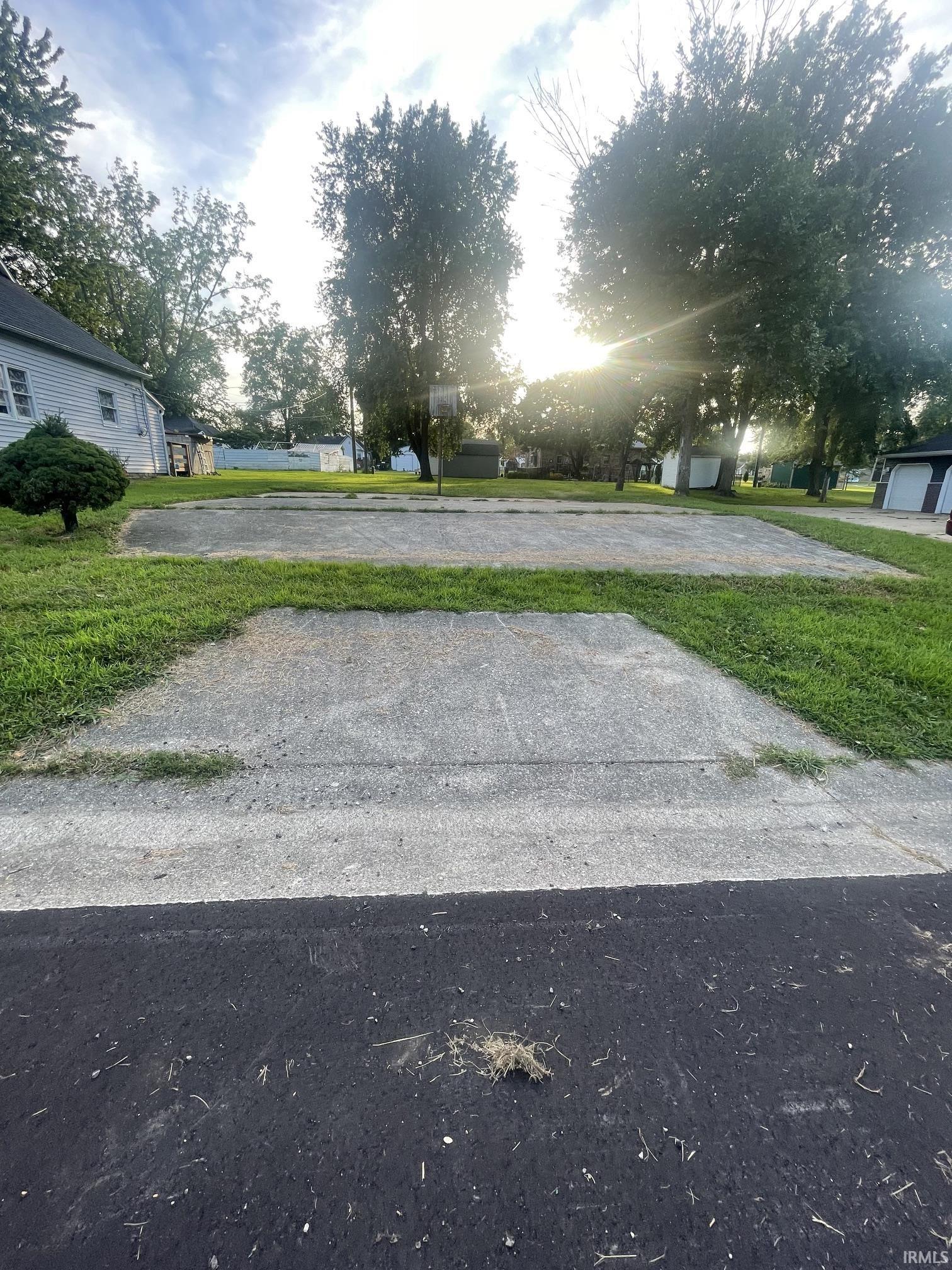42nd image of 608 Indiana St, Bicknell, IN 47512 | MLS# 202629171