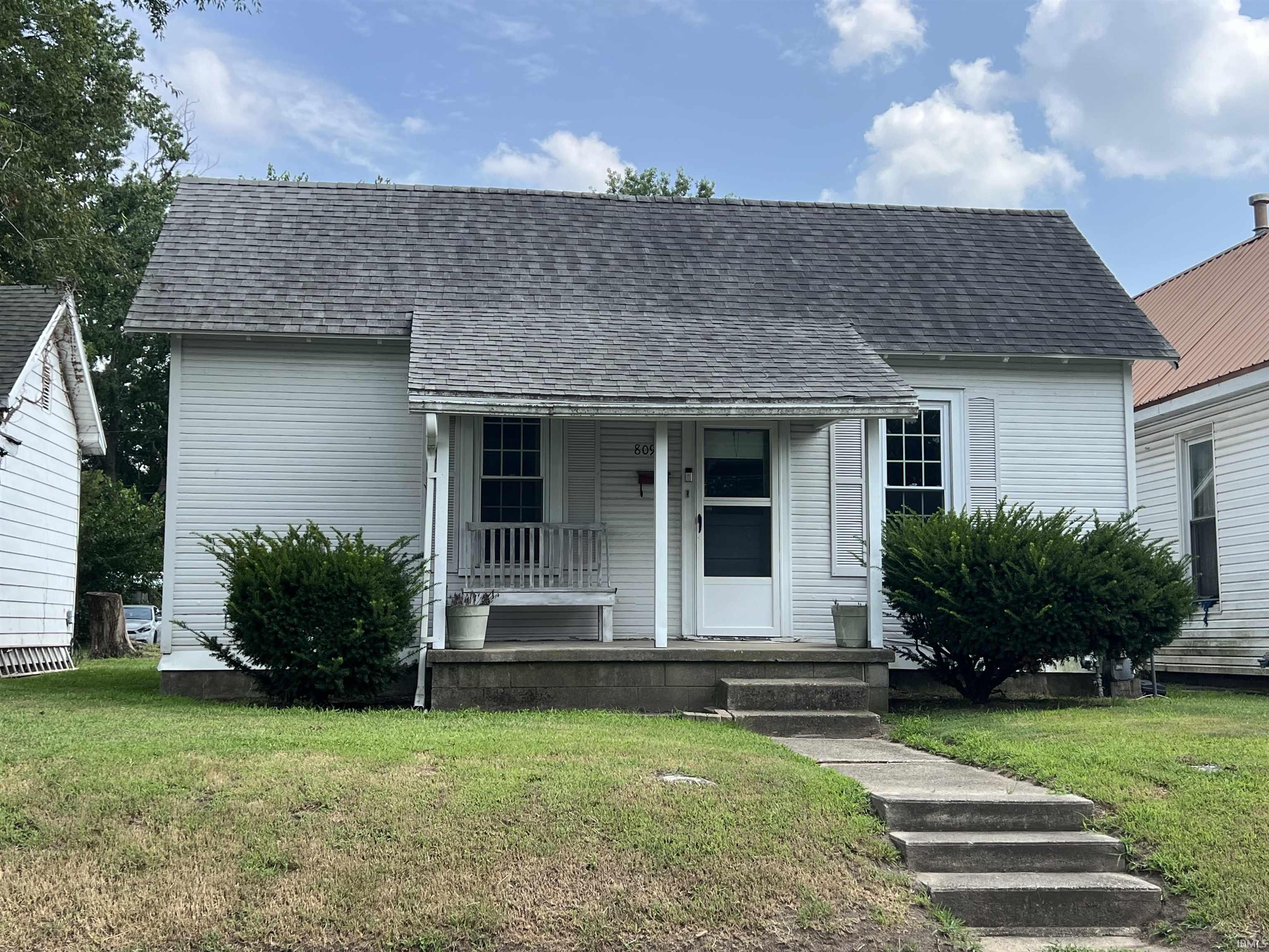 1st image of 809 N 12th St, Vincennes, IN 47591 | MLS# 202629239