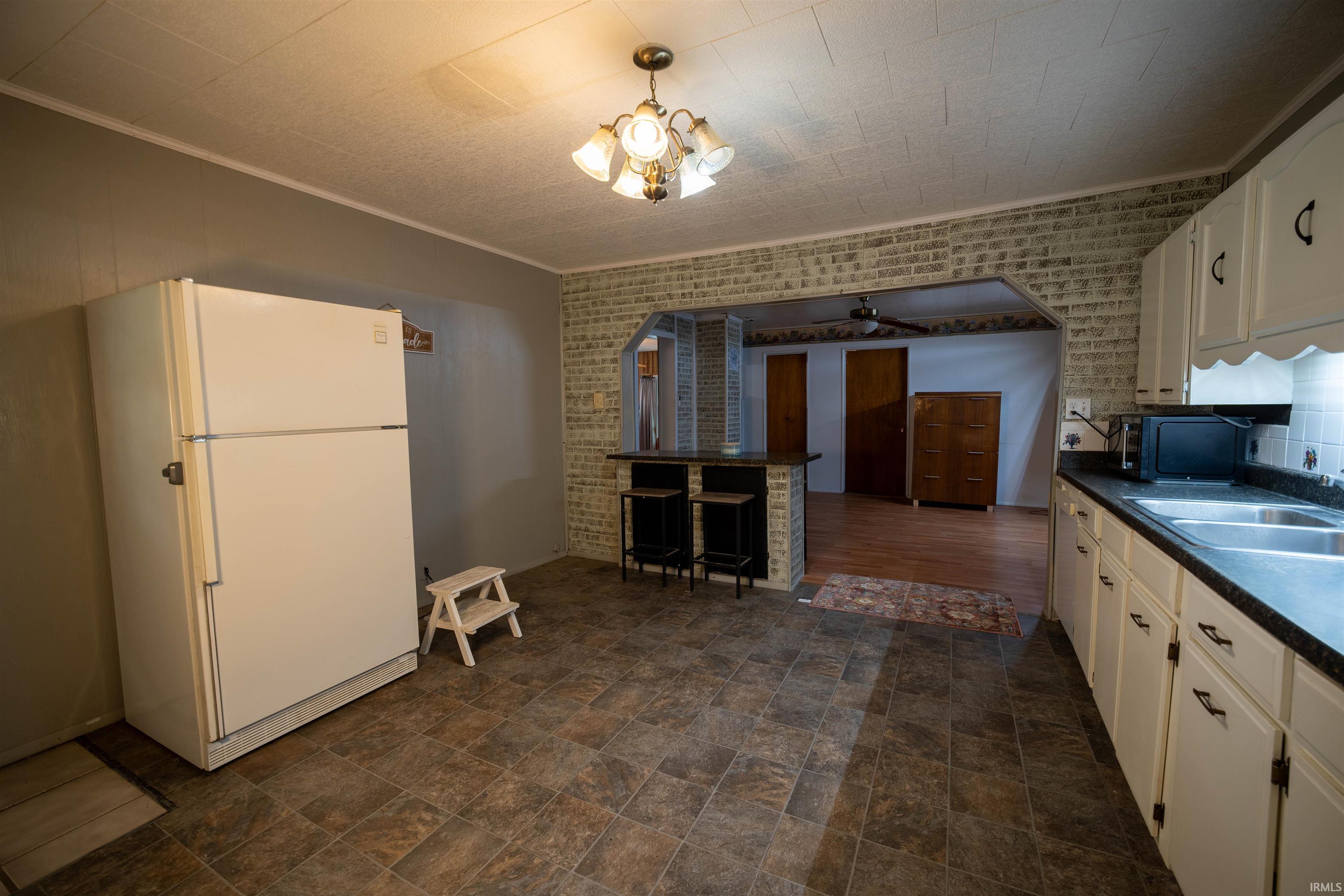 4th image of 1302 E Sycamore St, Petersburg, IN 47567 | MLS# 202629248