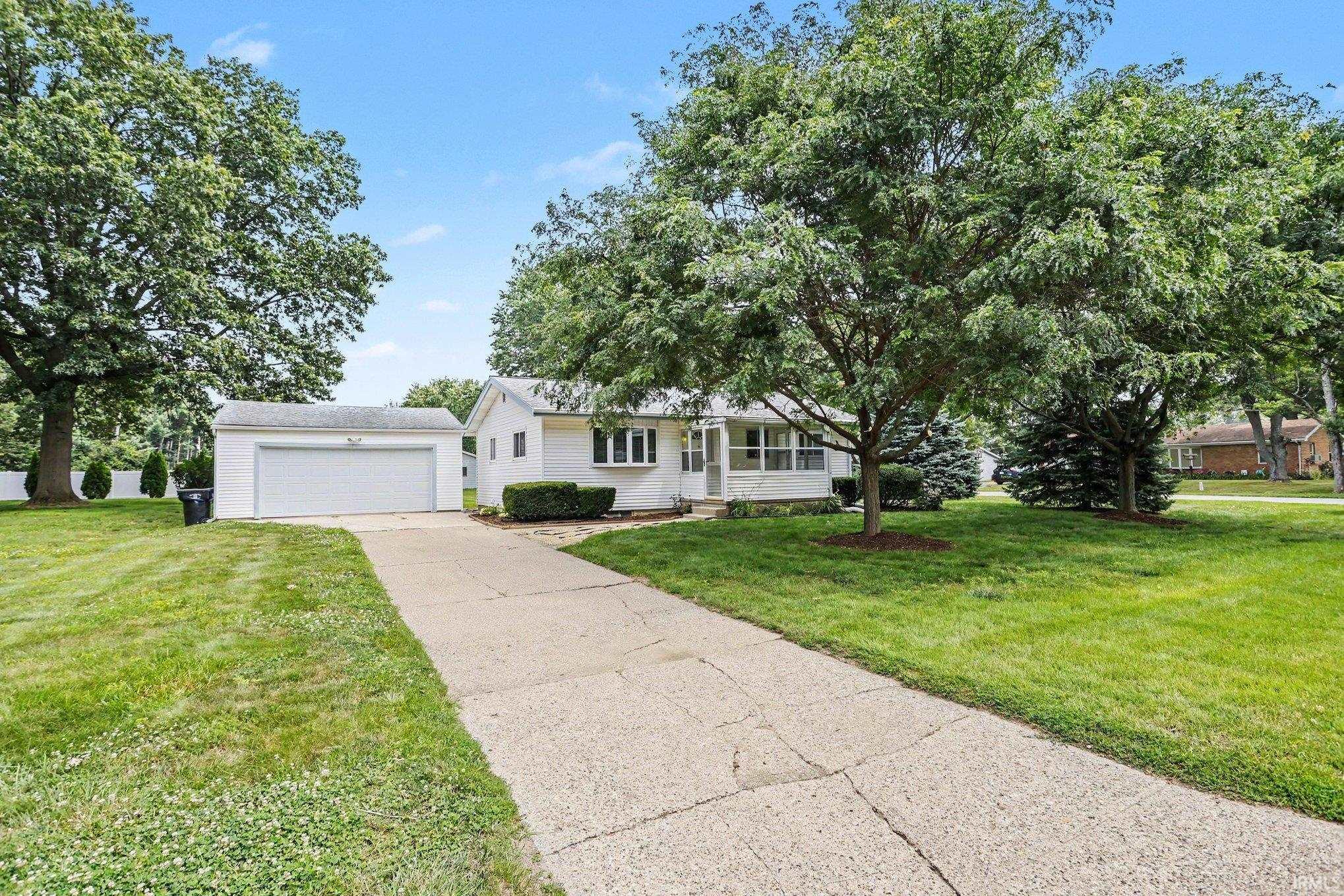 3rd image of 15525 Darden Rd, Granger, IN 46530 | MLS# 202629263