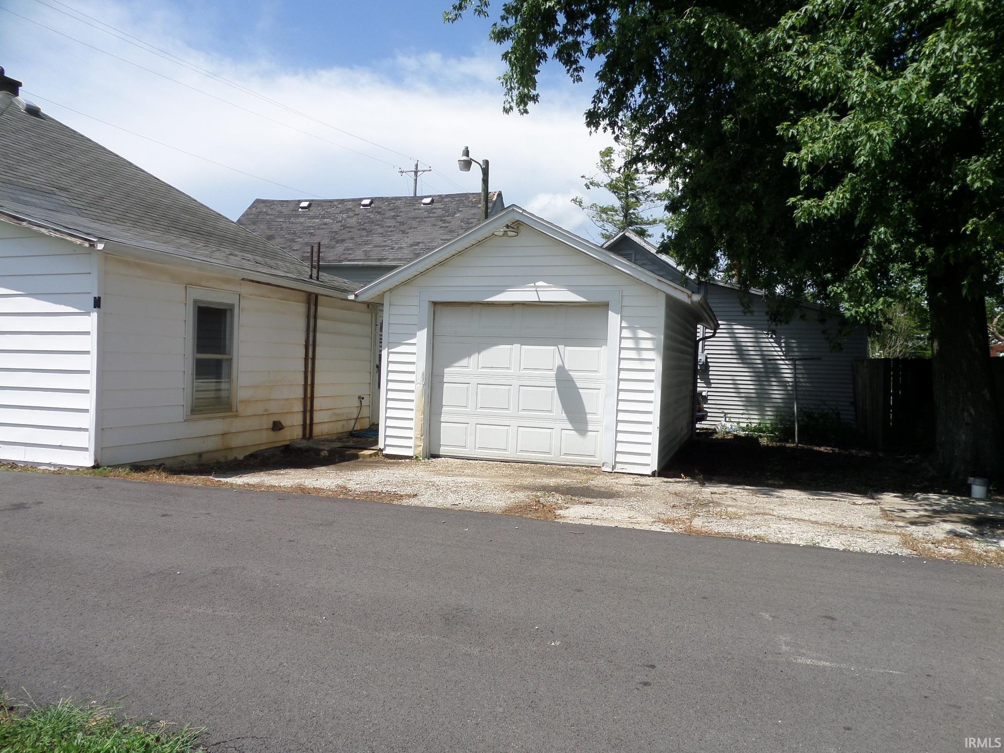 Photo 15 of Sale Pending at 111 S Main St, Sweetser, IN 46987 | MLS# 202629331 | Listing updated on 2026-10-06