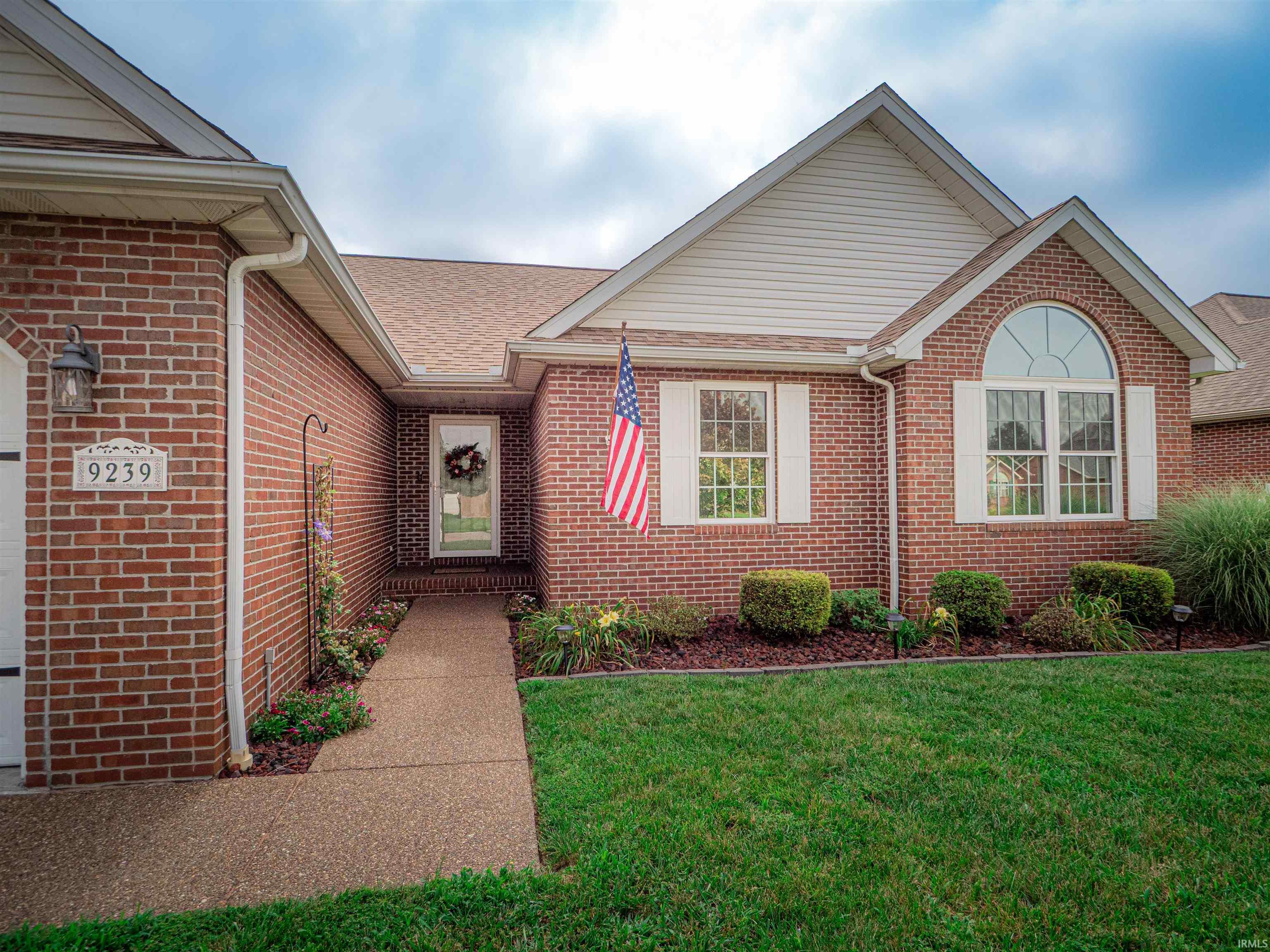 2nd image of 9239 Southport Dr, Evansville, IN 47711 | MLS# 202629377
