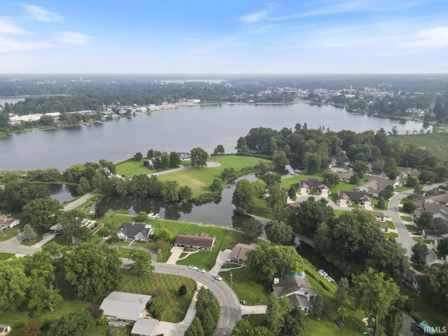 48th image of 260 Gilliam Dr, Warsaw, IN 46580 | MLS# 202629416