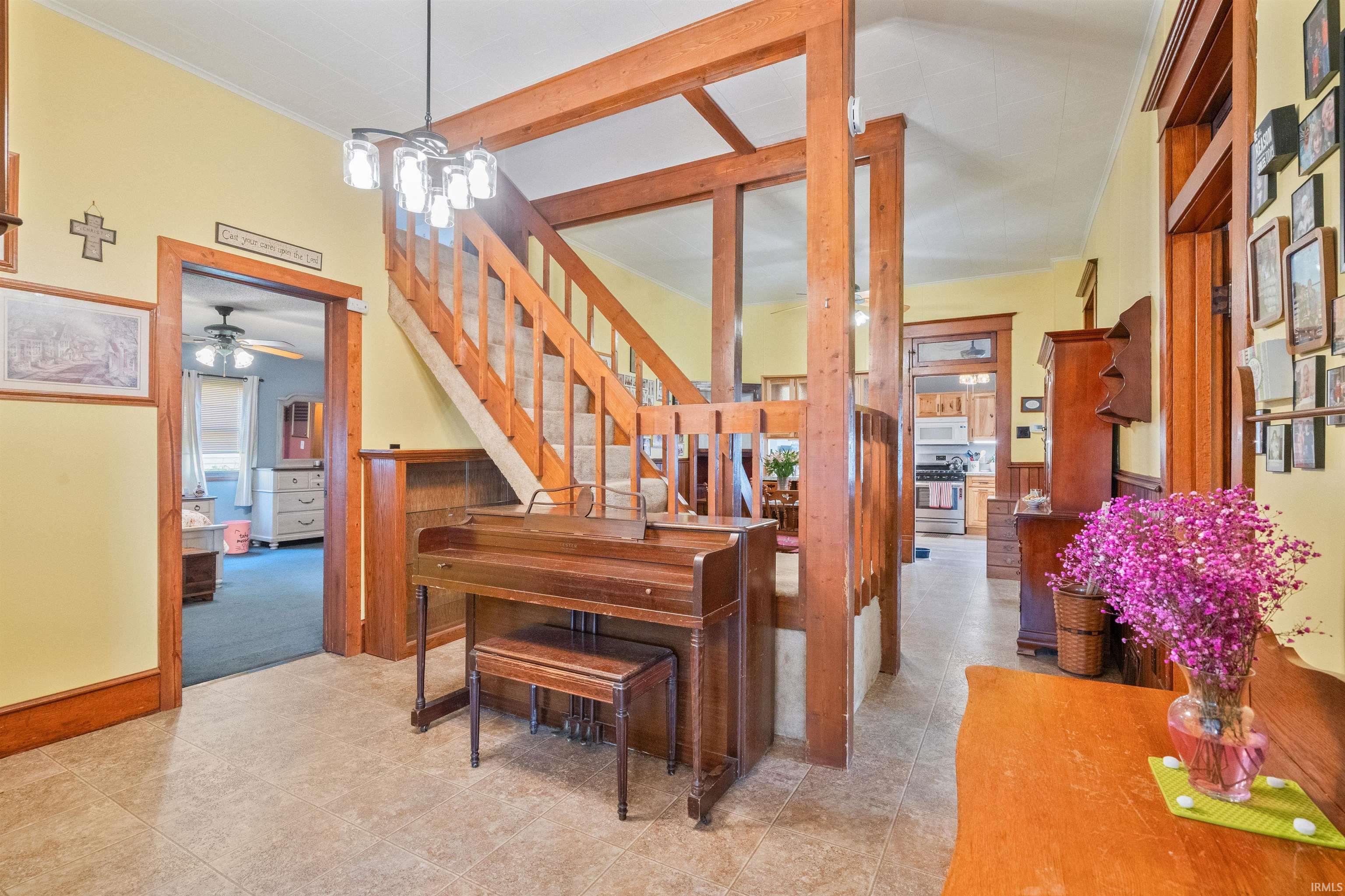 5th image of 221 E Washington St, Galveston, IN 46932 | MLS# 202629421