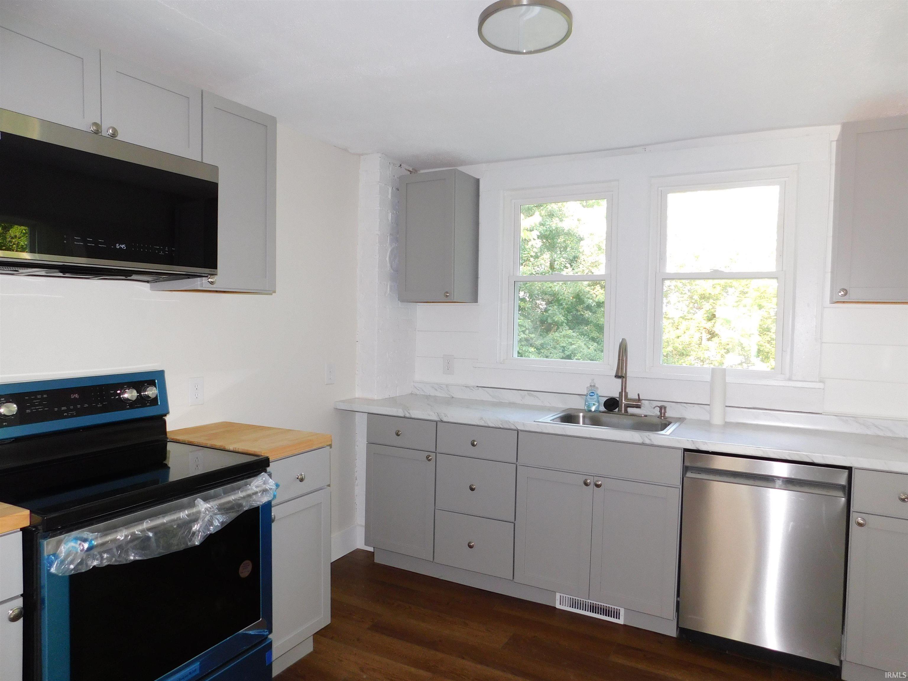 3rd image of 306 S Posey St, Salem, IN 47167 | MLS# 202629444