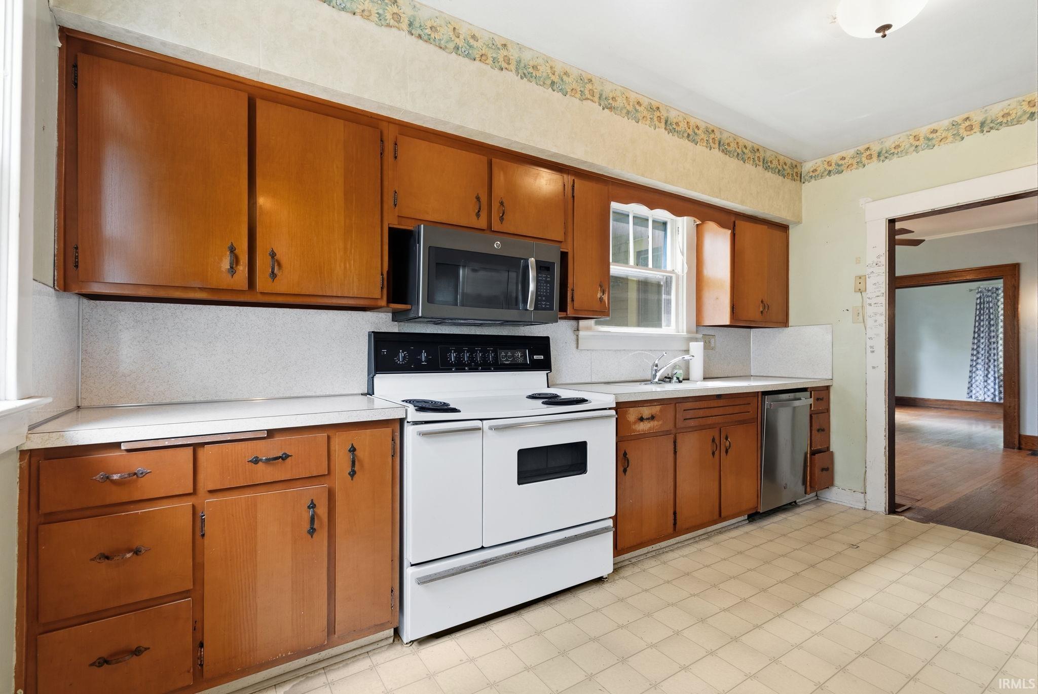 Photo 9 of 4121 Indiana Avenue