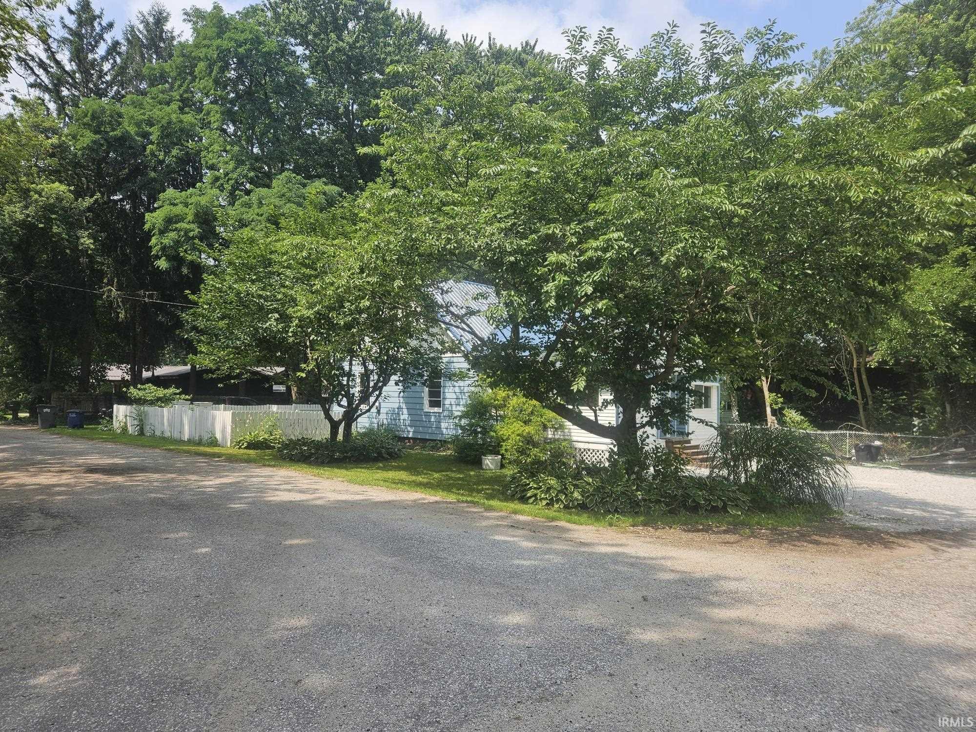 30th image of 8416 E Lindstrom Ln, New Carlisle, IN 46552 | MLS# 202629492
