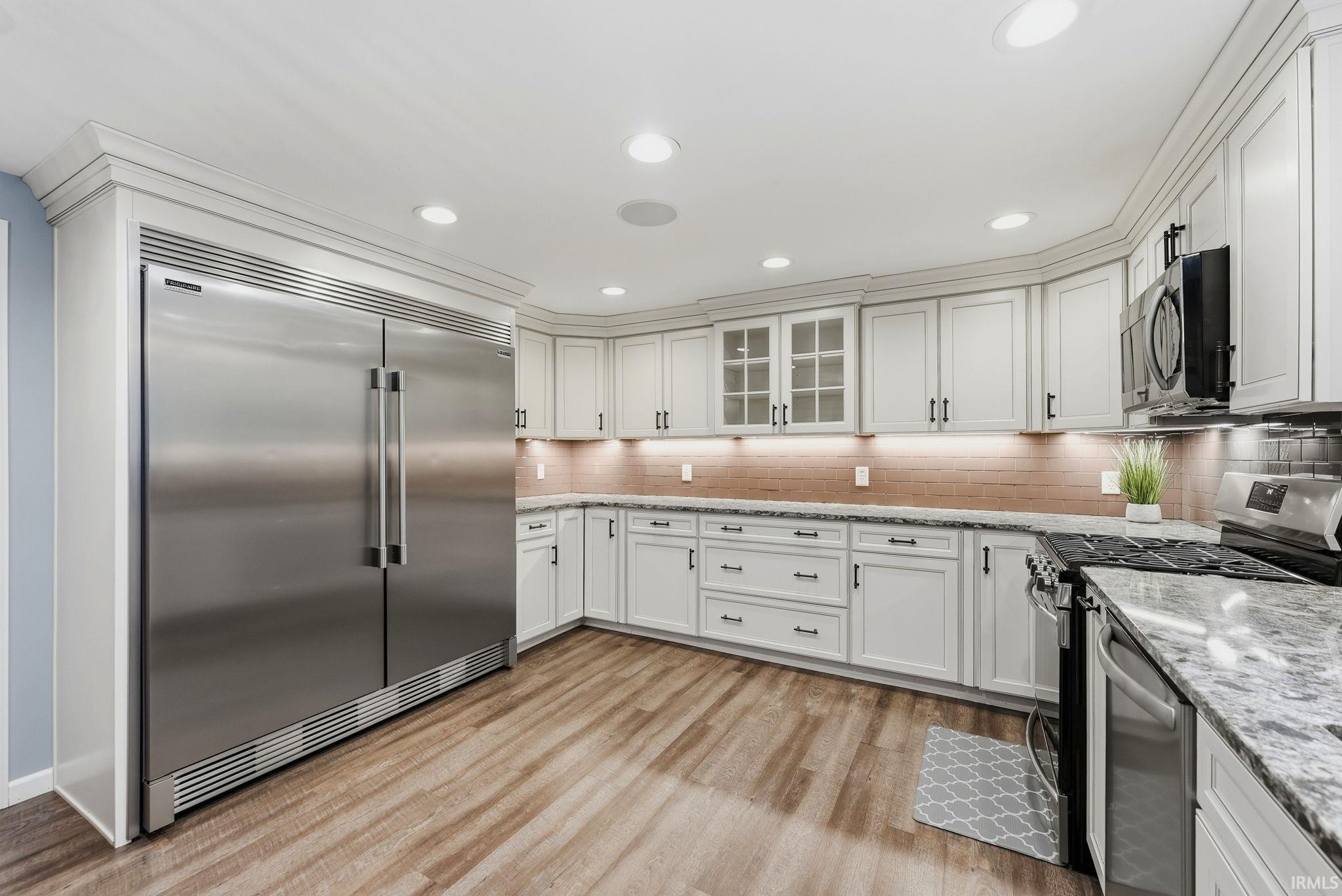 Photo 7 of 9904 Circlewood Drive