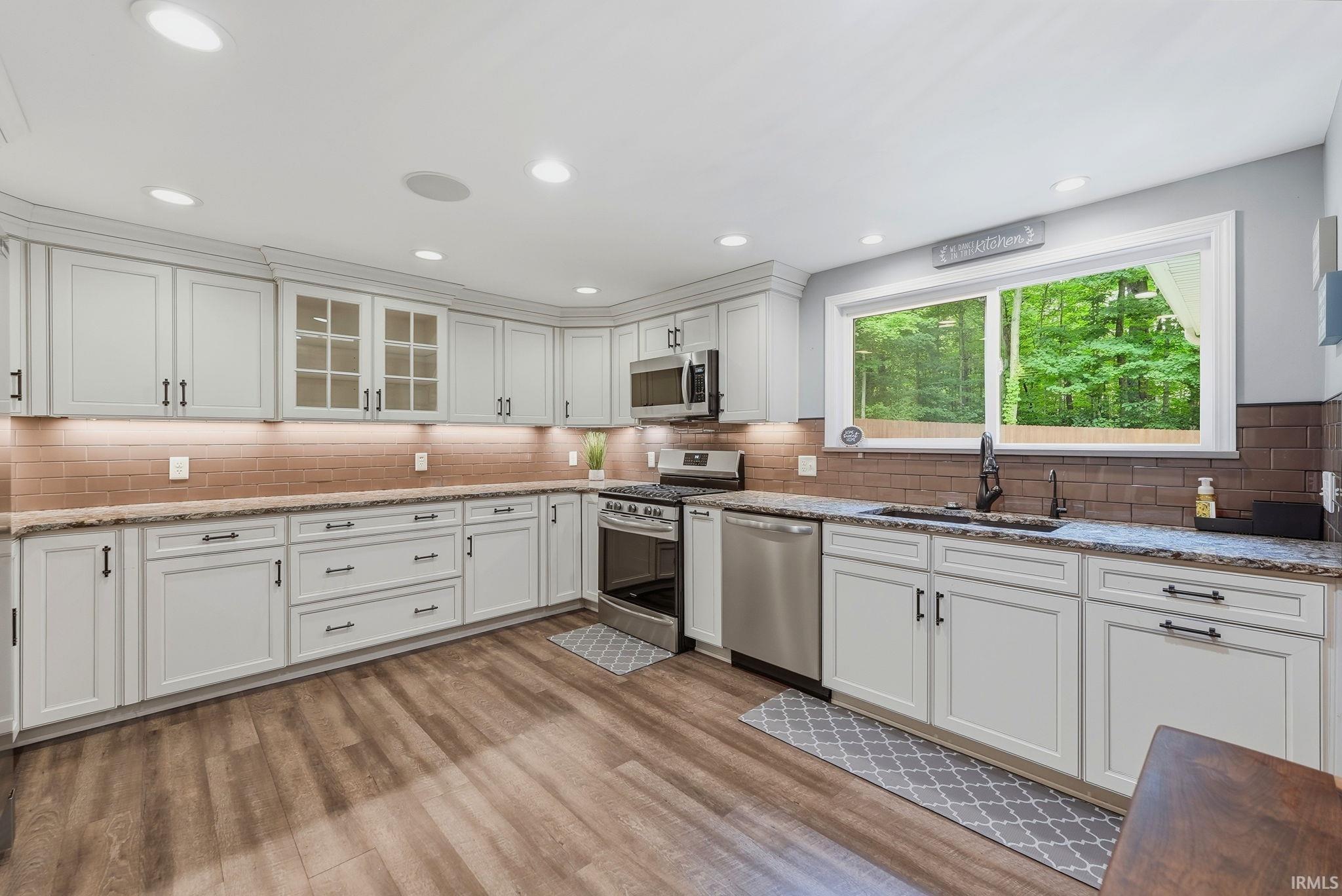 Photo 8 of 9904 Circlewood Drive