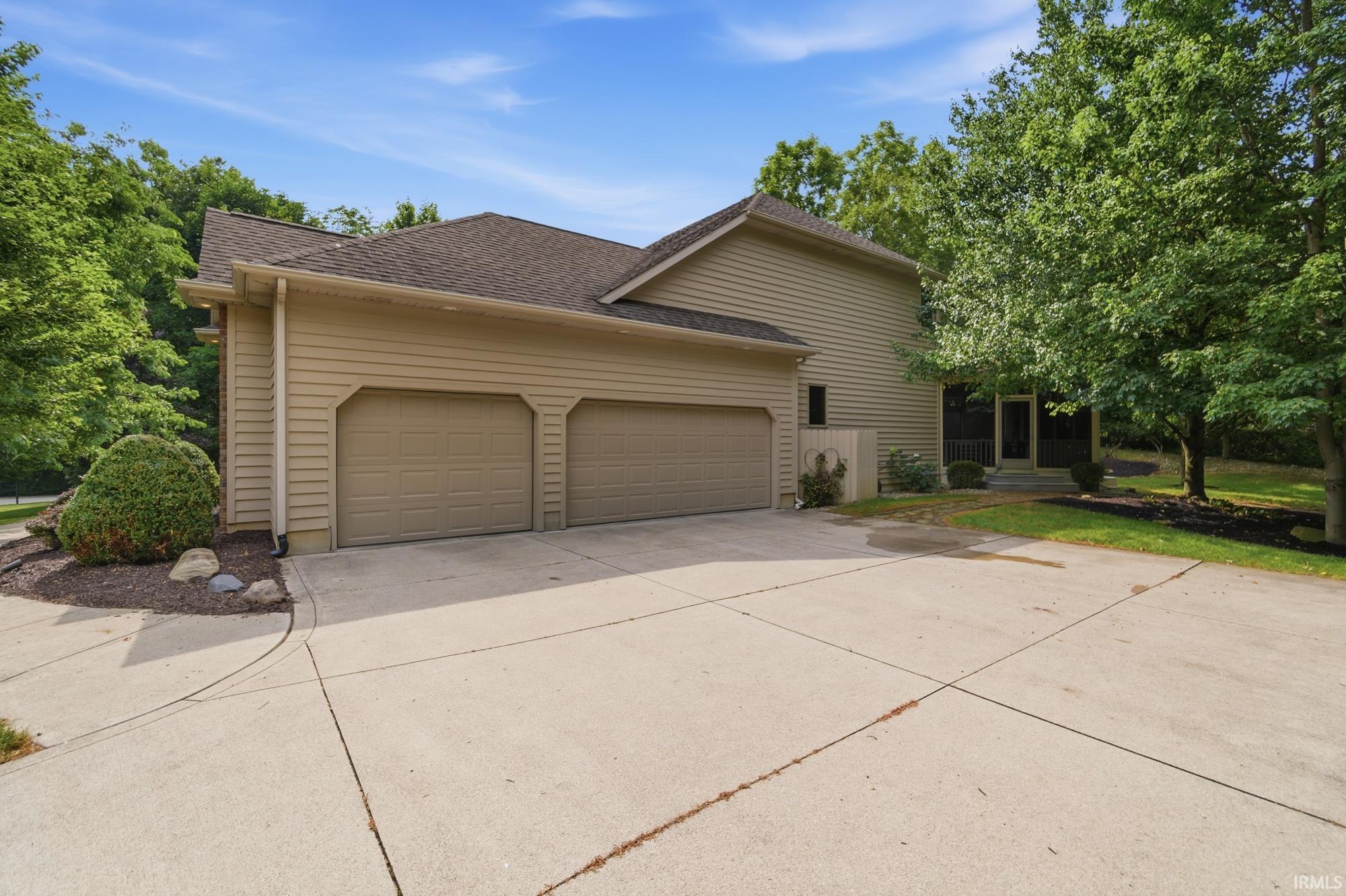 Homes for sale in Roanoke, IN | 7510 Cinereal Ct, Roanoke, IN 46783 | MLS# 202629552