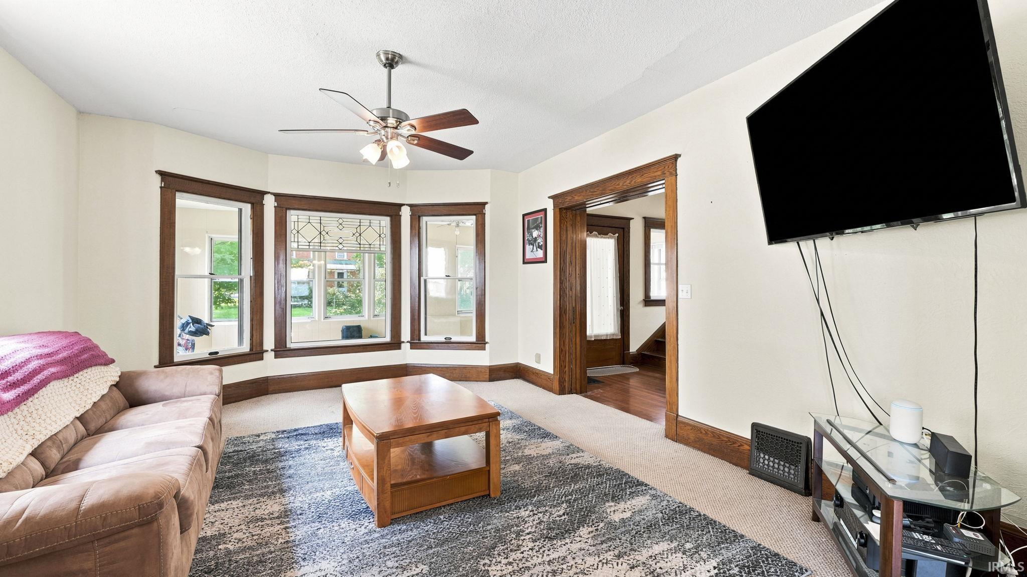 Photo 5 of 221 S Poplar Street