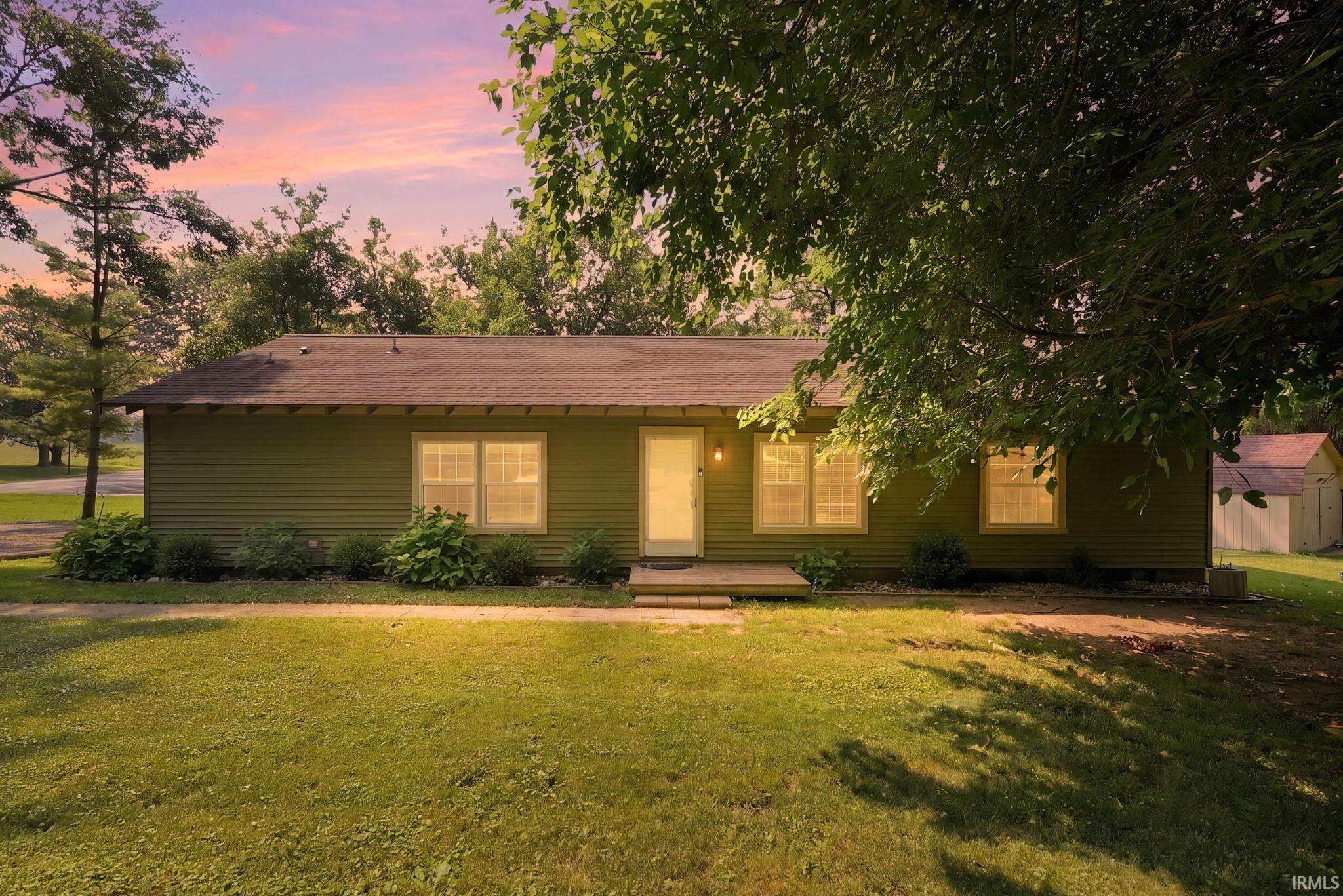 1st image of 340 E Tulip Tree Ln, Warsaw, IN 46580 | MLS# 202629612
