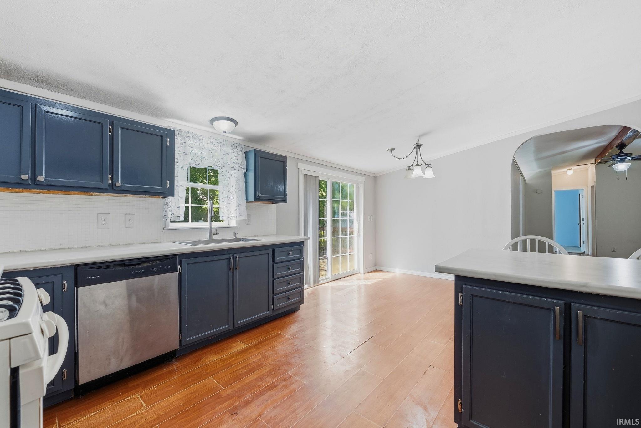 Photo 10 of 340 E Tulip Tree Lane