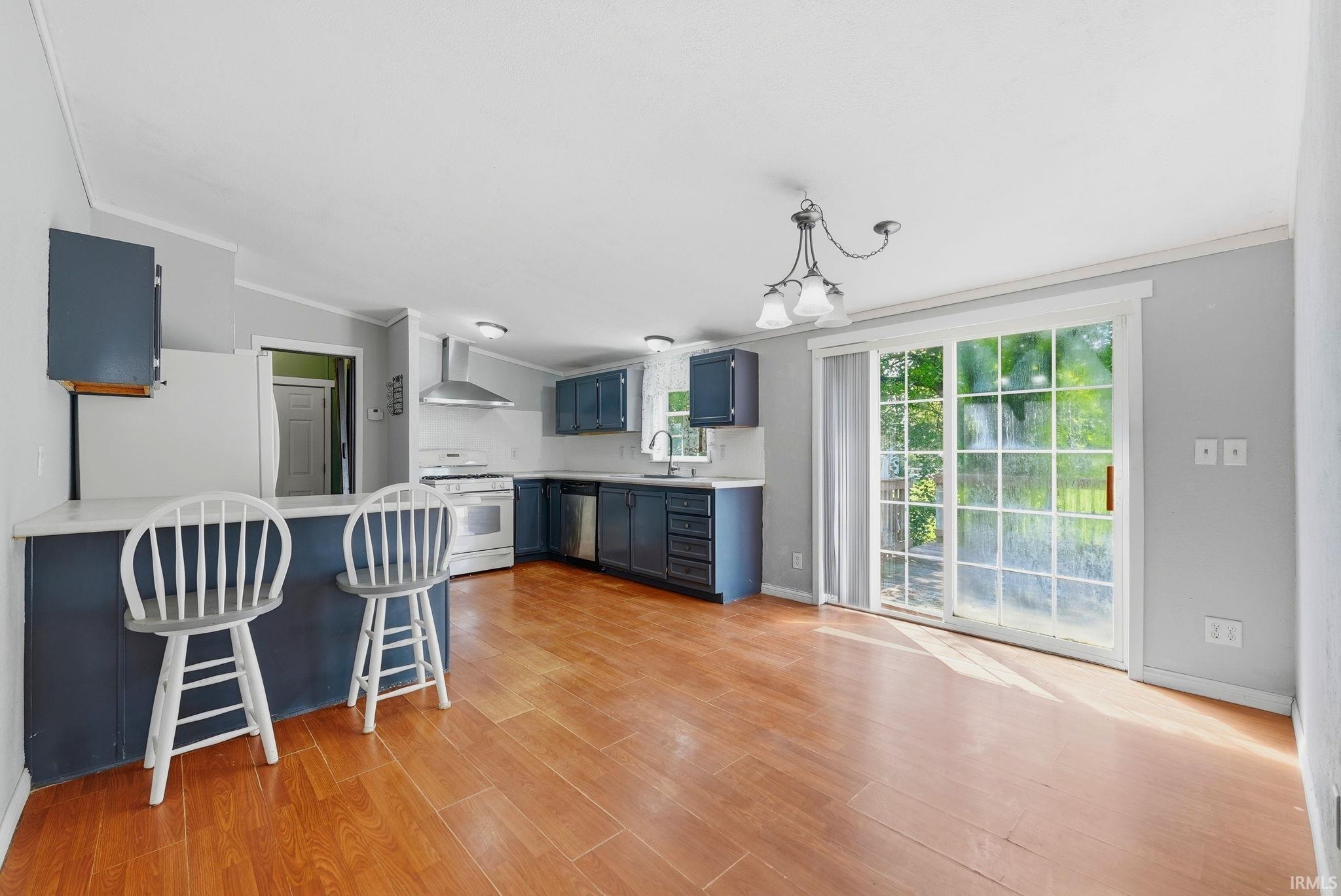 Photo 9 of 340 E Tulip Tree Lane