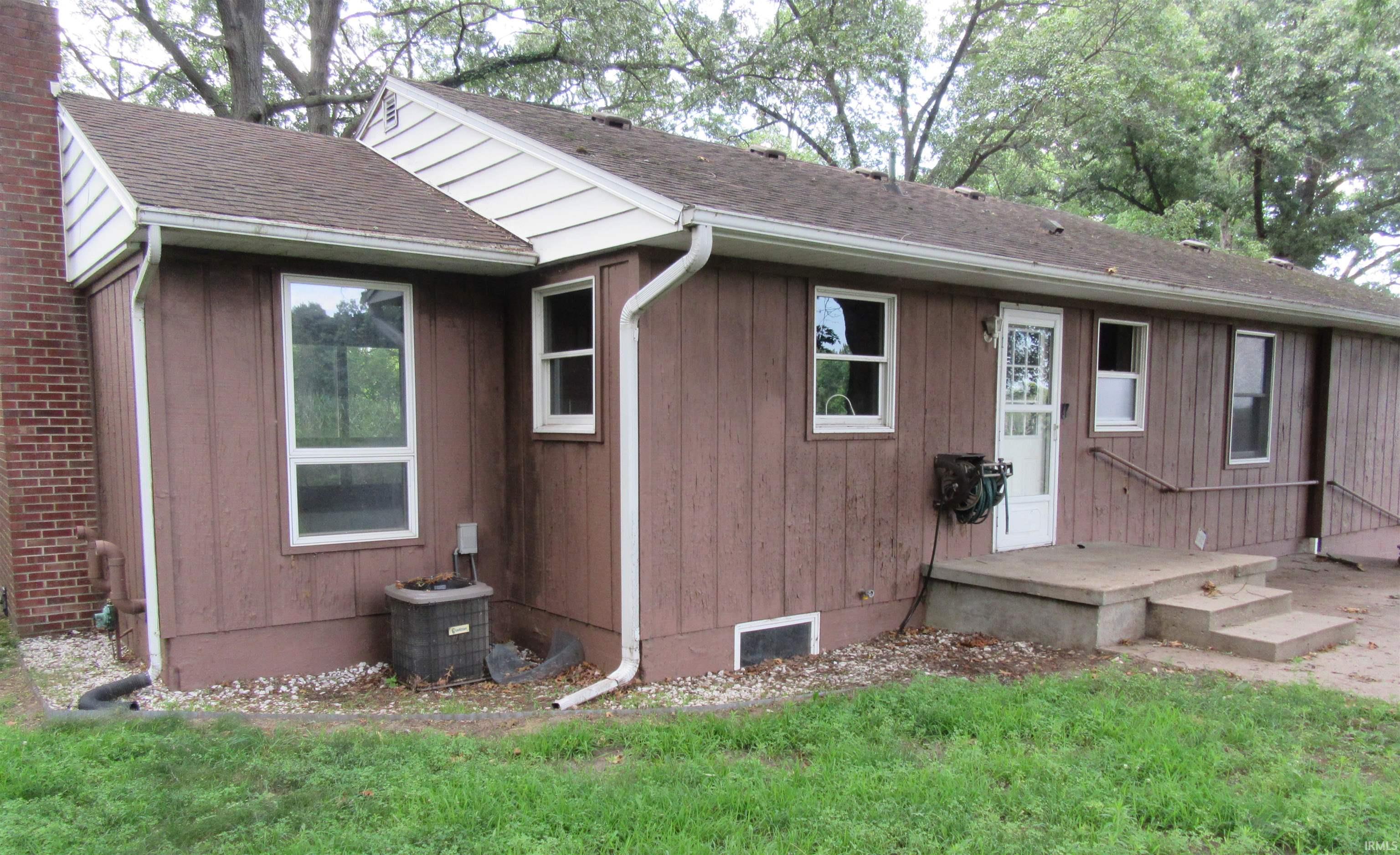 Homes for sale in Logansport, IN | 128 N Lake Cicott Dr, Logansport, IN 46947 | MLS# 202629695