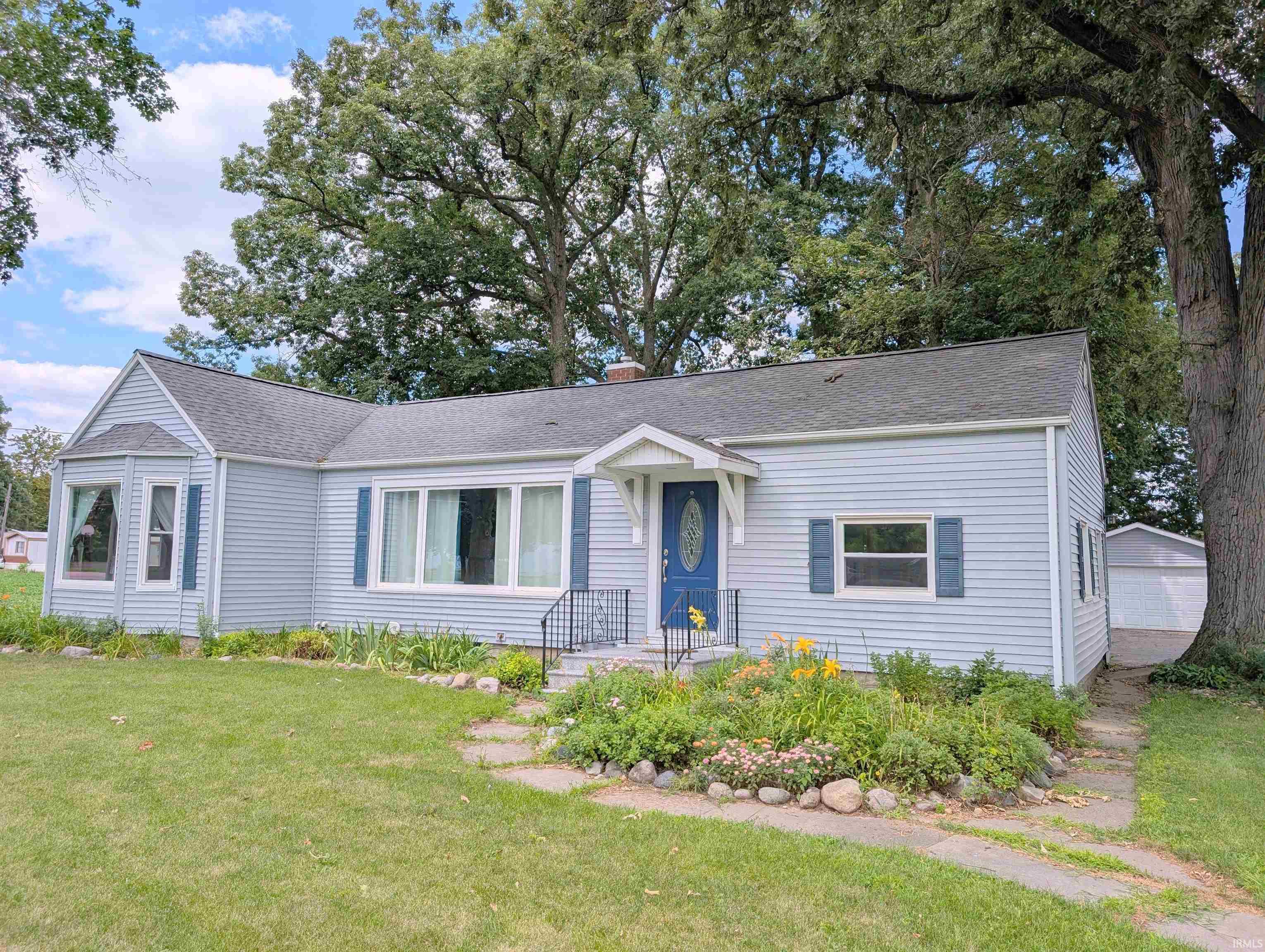 Photo 3 of Manufactured home for sale at 1105 W Lancaster St, Bluffton, IN 46714 | MLS# 202629727 | Listing updated on 2026-10-06