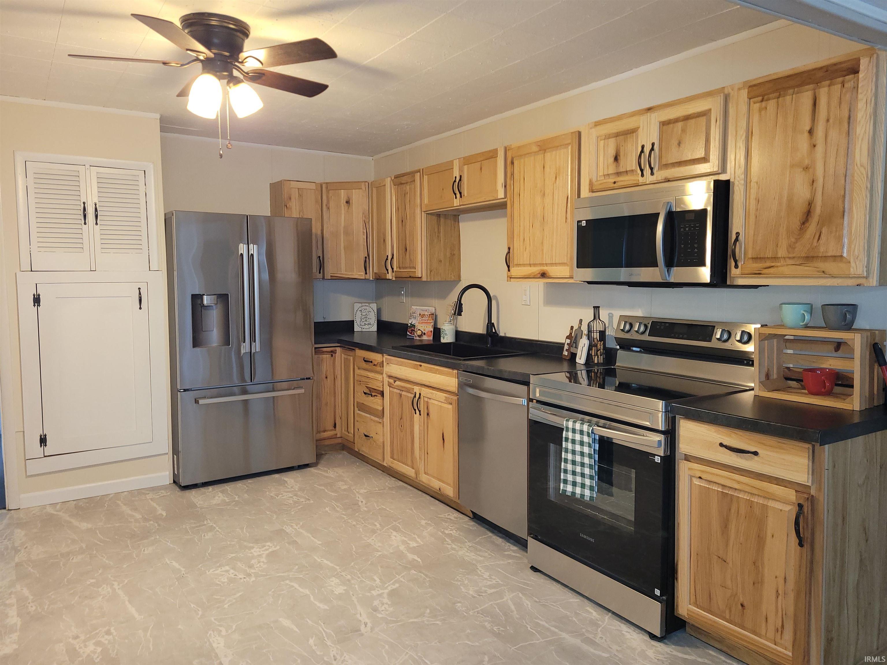 2nd image of 824 S 15th St, Vincennes, IN 47591 | MLS# 202629823
