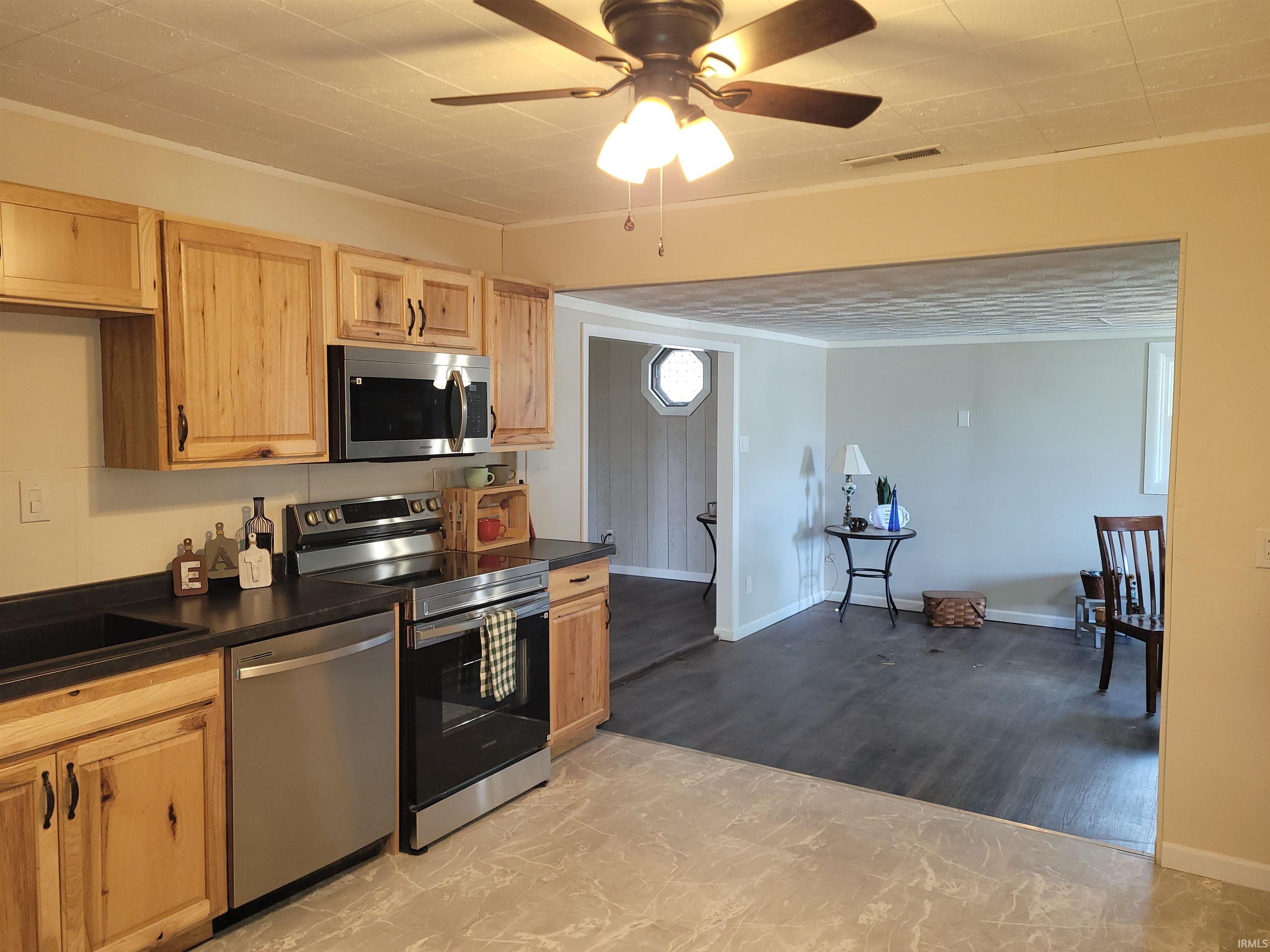 3rd image of 824 S 15Th St, Vincennes, IN 47591 | MLS# 202629823