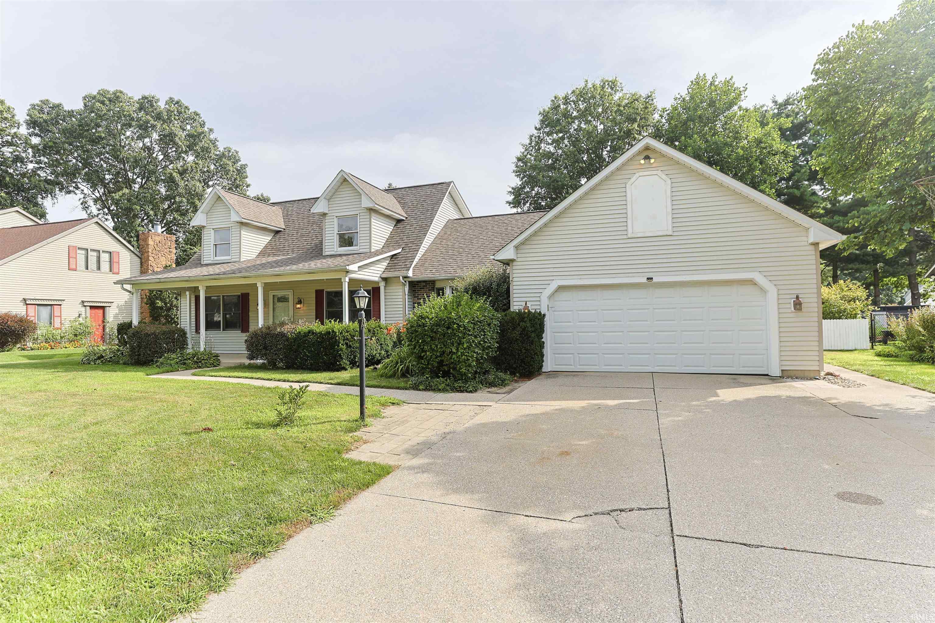 Homes for sale in Granger, IN | 52026 Larkspur Cir, Granger, IN 46530 | MLS# 202629872