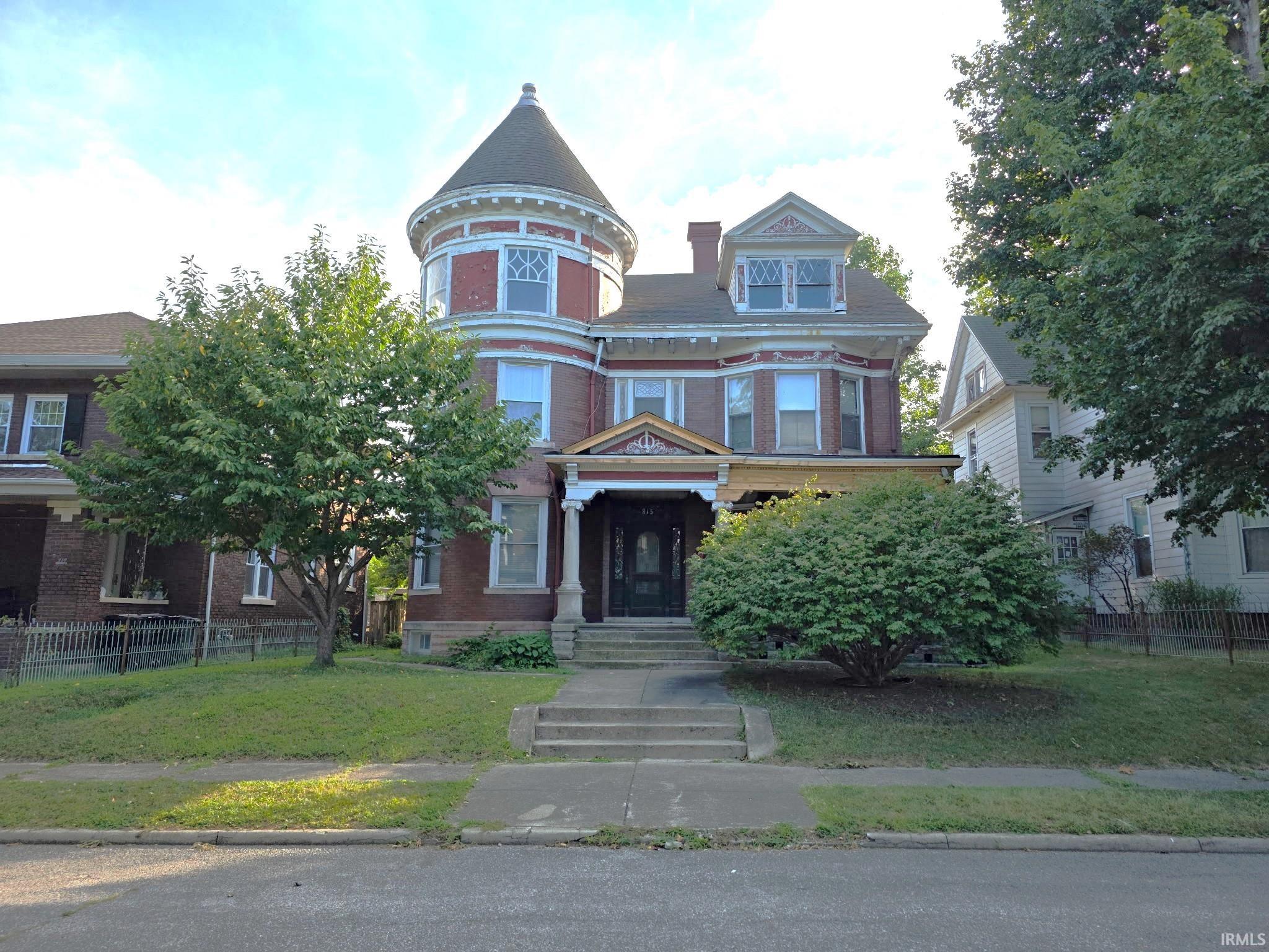 1st image of 815 Buntin St, Vincennes, IN 47591 | MLS# 202629877