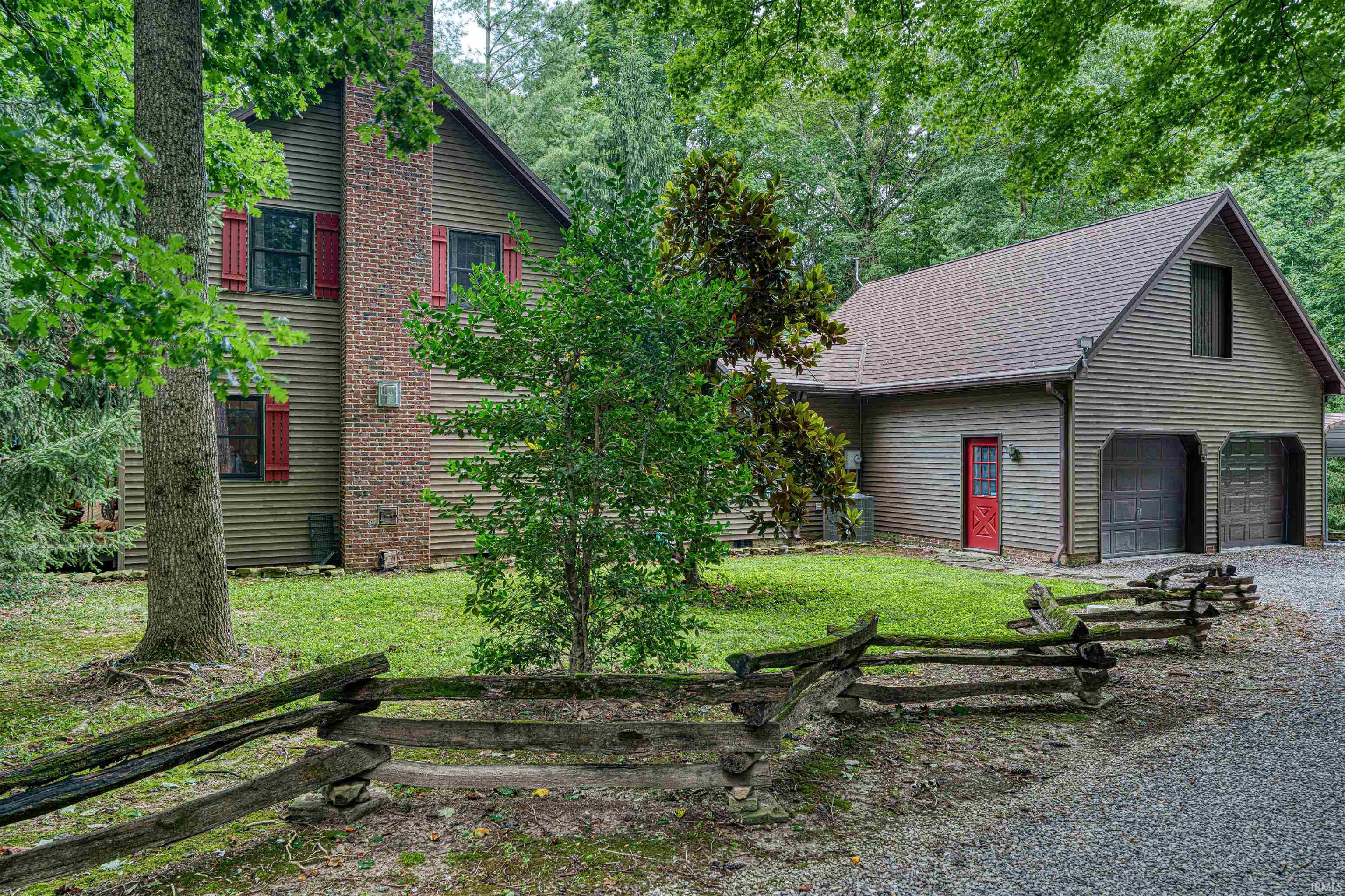 2nd image of 3131 Bayou Creek Rd, Evansville, IN 47712 | MLS# 202629879