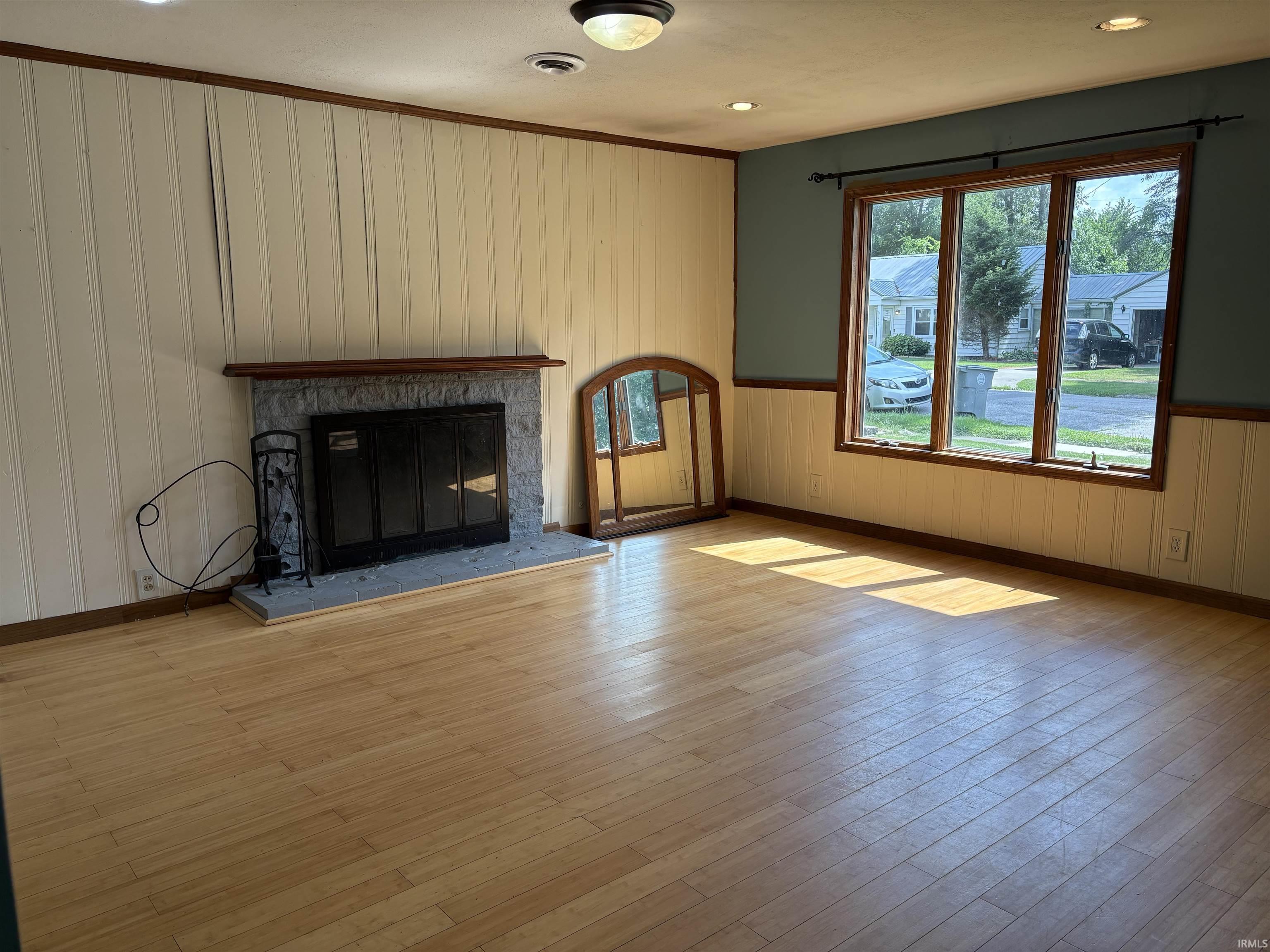 2nd image of 1410 E Locust St, Vincennes, IN 47591 | MLS# 202629954