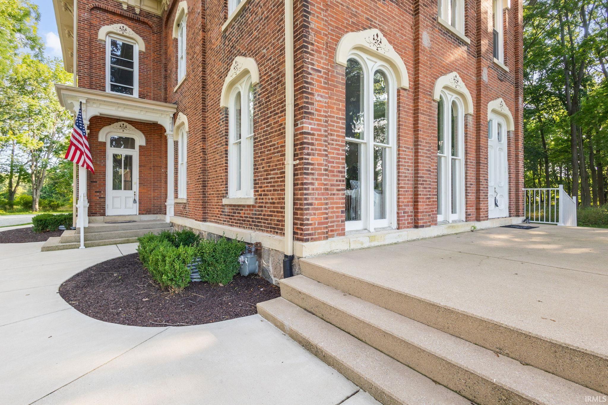 2nd image of 732 W Michigan St, New Carlisle, IN 46552 | MLS# 202629986