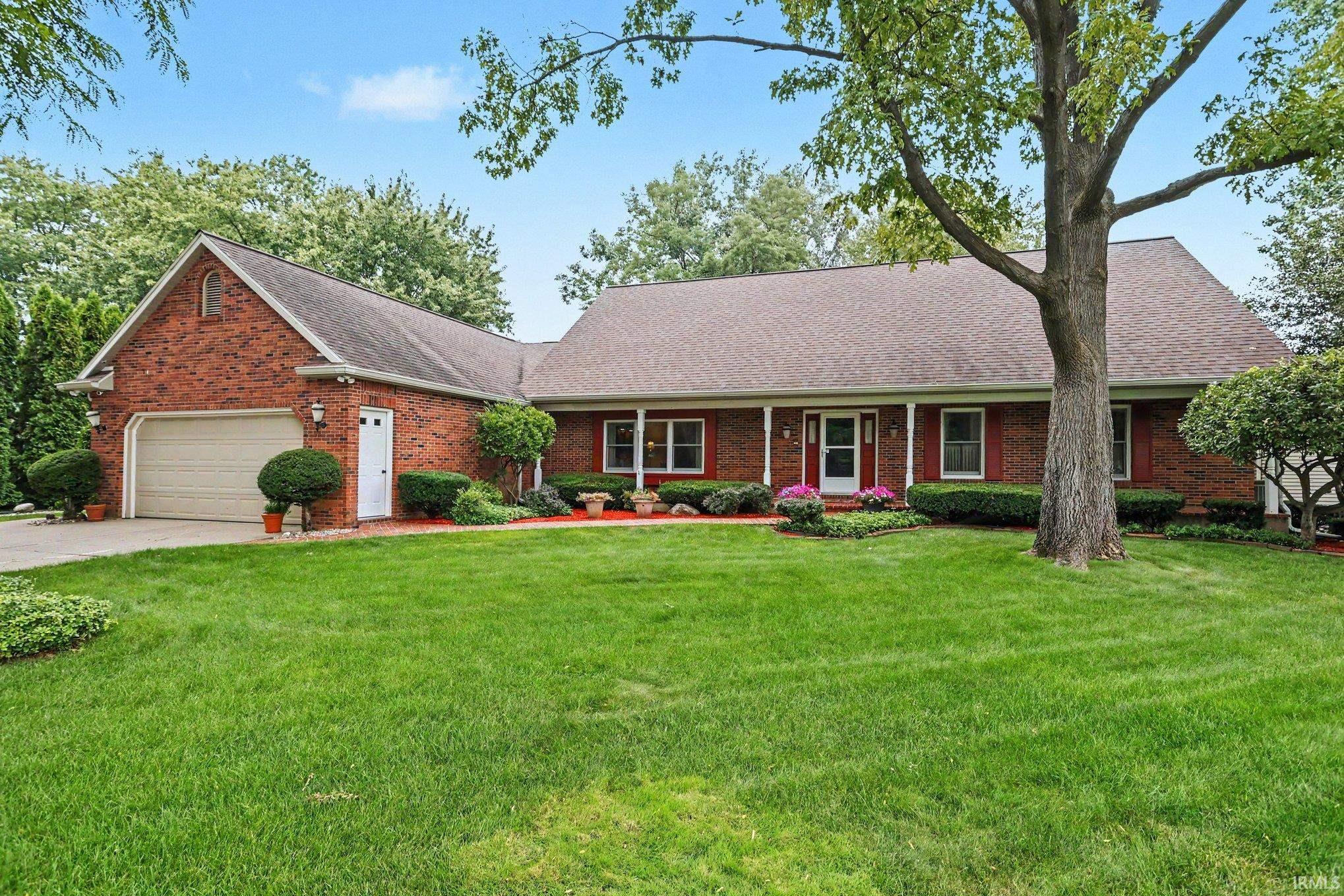 2nd image of 1629 Ladbrooke Ln, South Bend, IN 46614 | MLS# 202630045