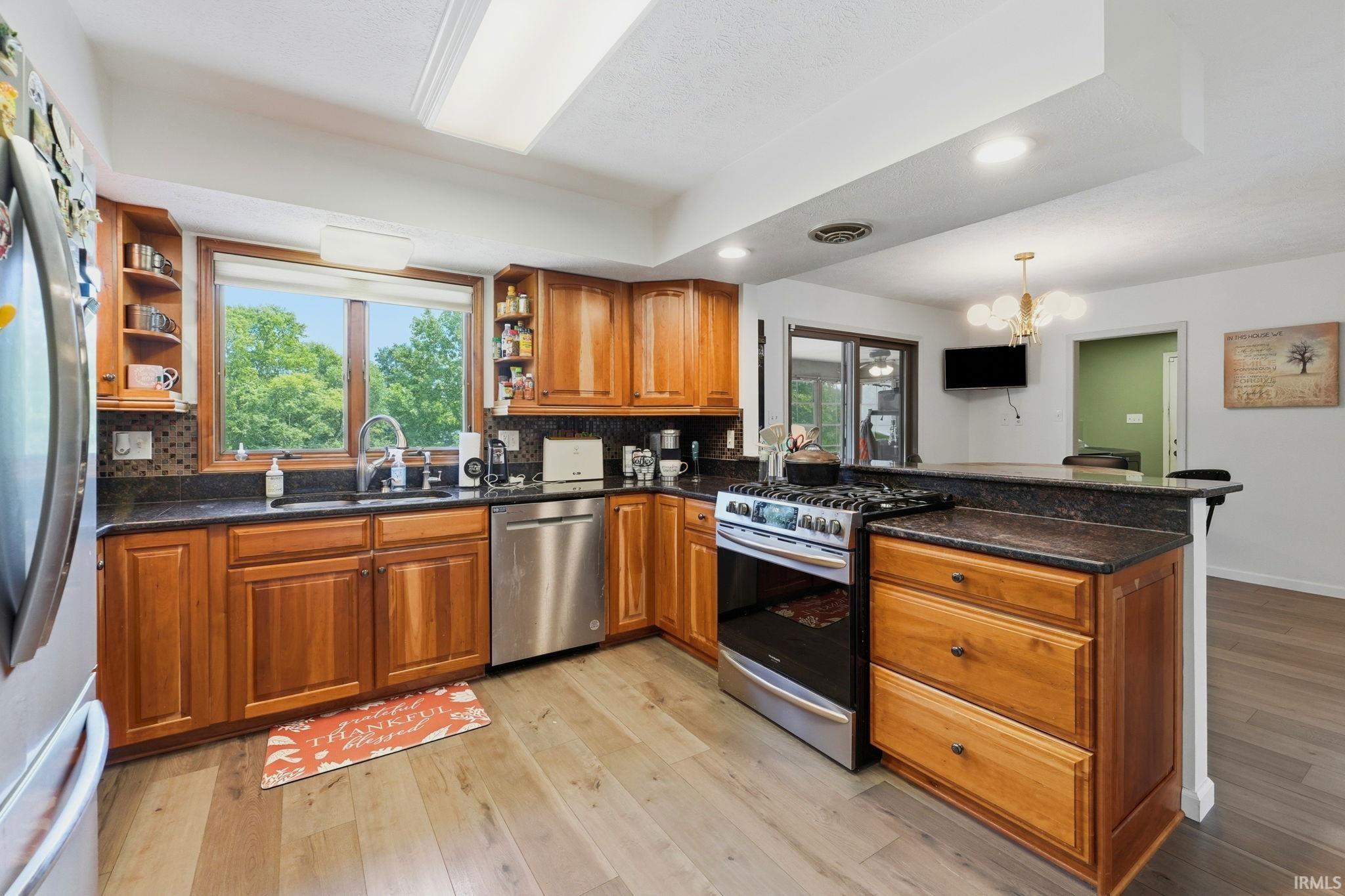 Photo 11 of 534 Crestlane Drive
