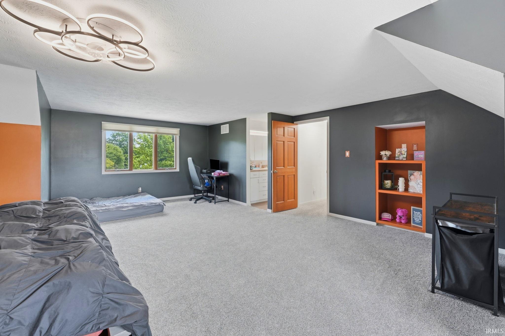 Photo 19 of 534 Crestlane Drive