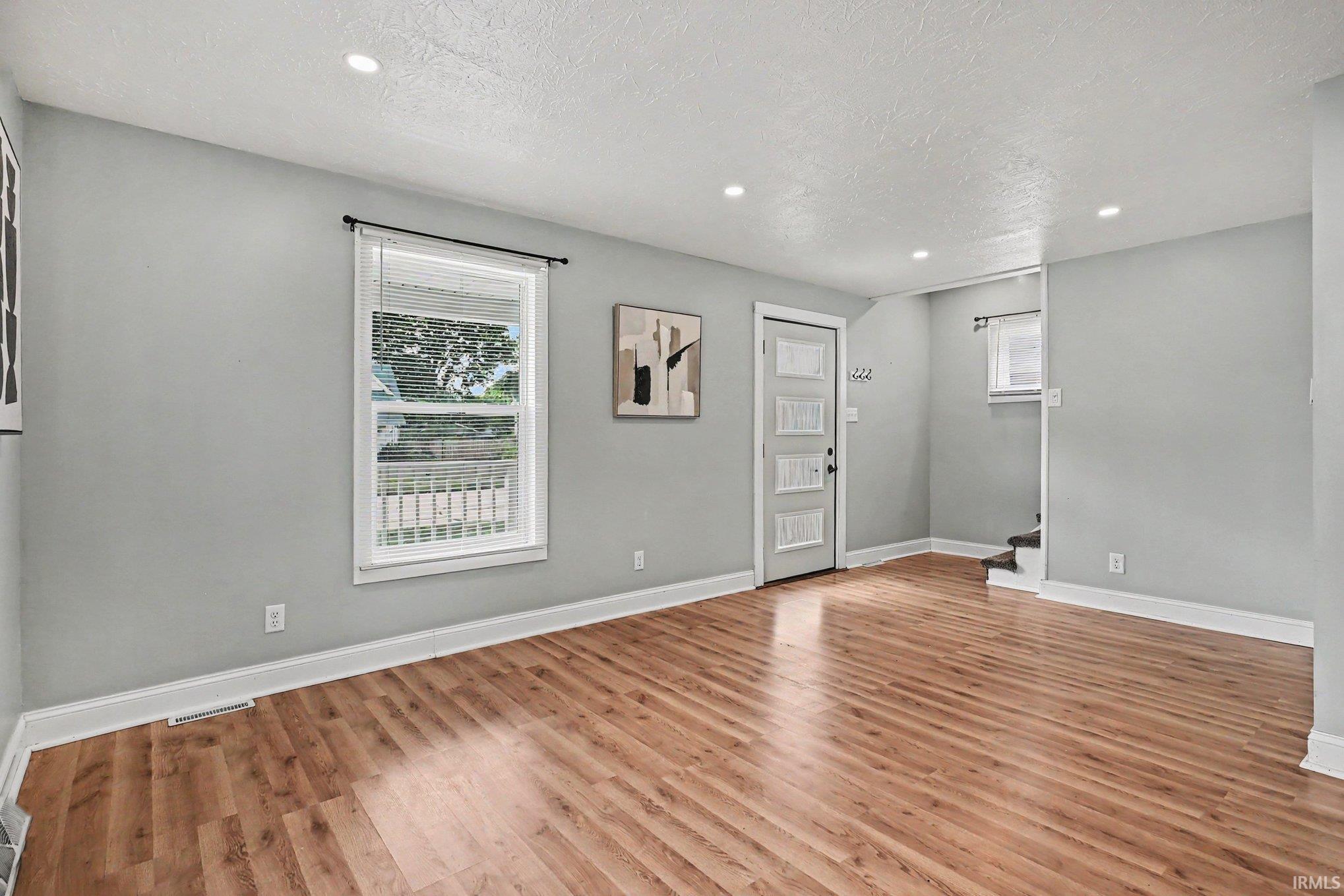 5th image of 946 S 25Th St, South Bend, IN 46615 | MLS# 202630098