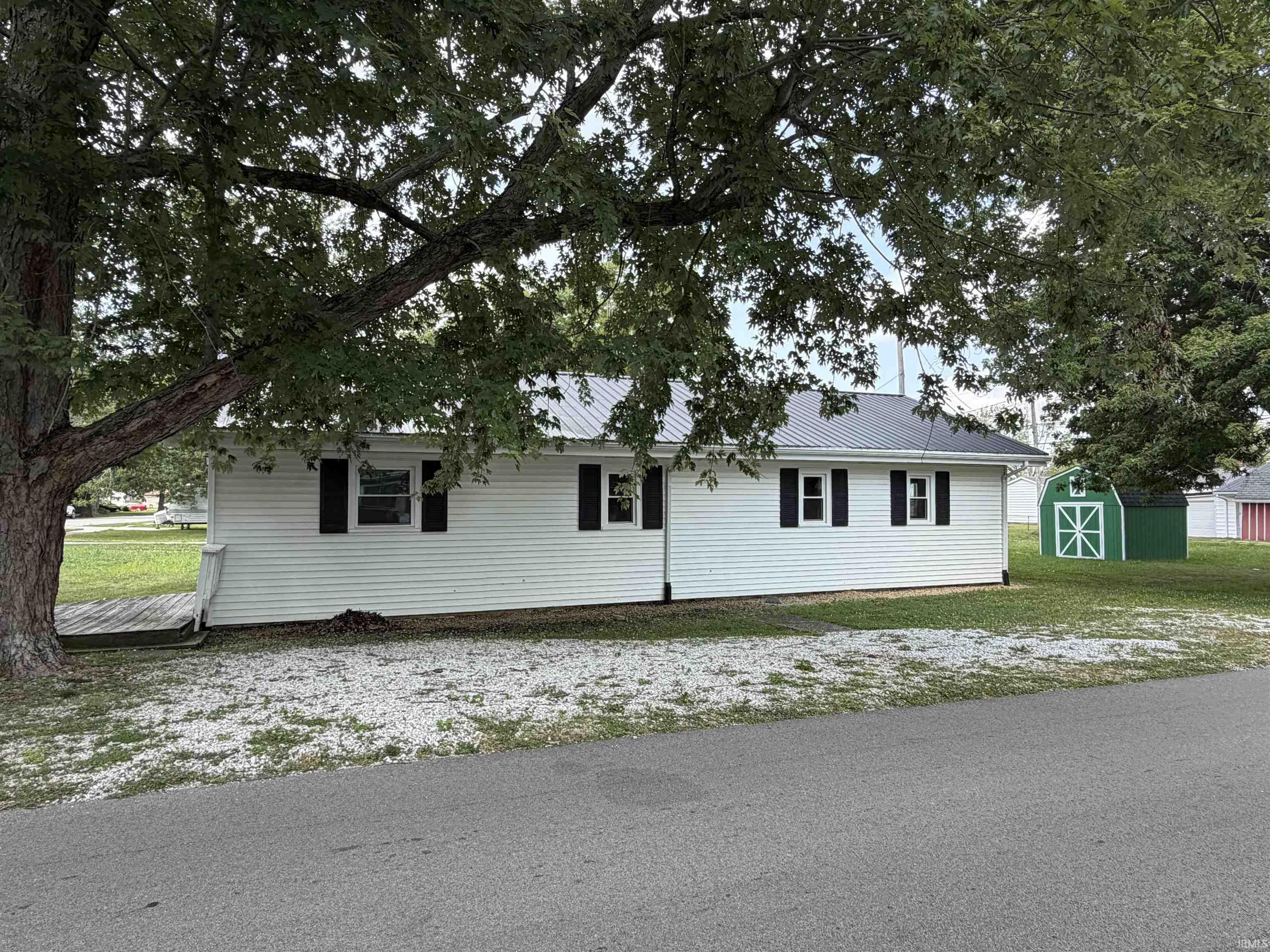 18th image of 631 E South C St, Gas City, IN 46933 | MLS# 202630140