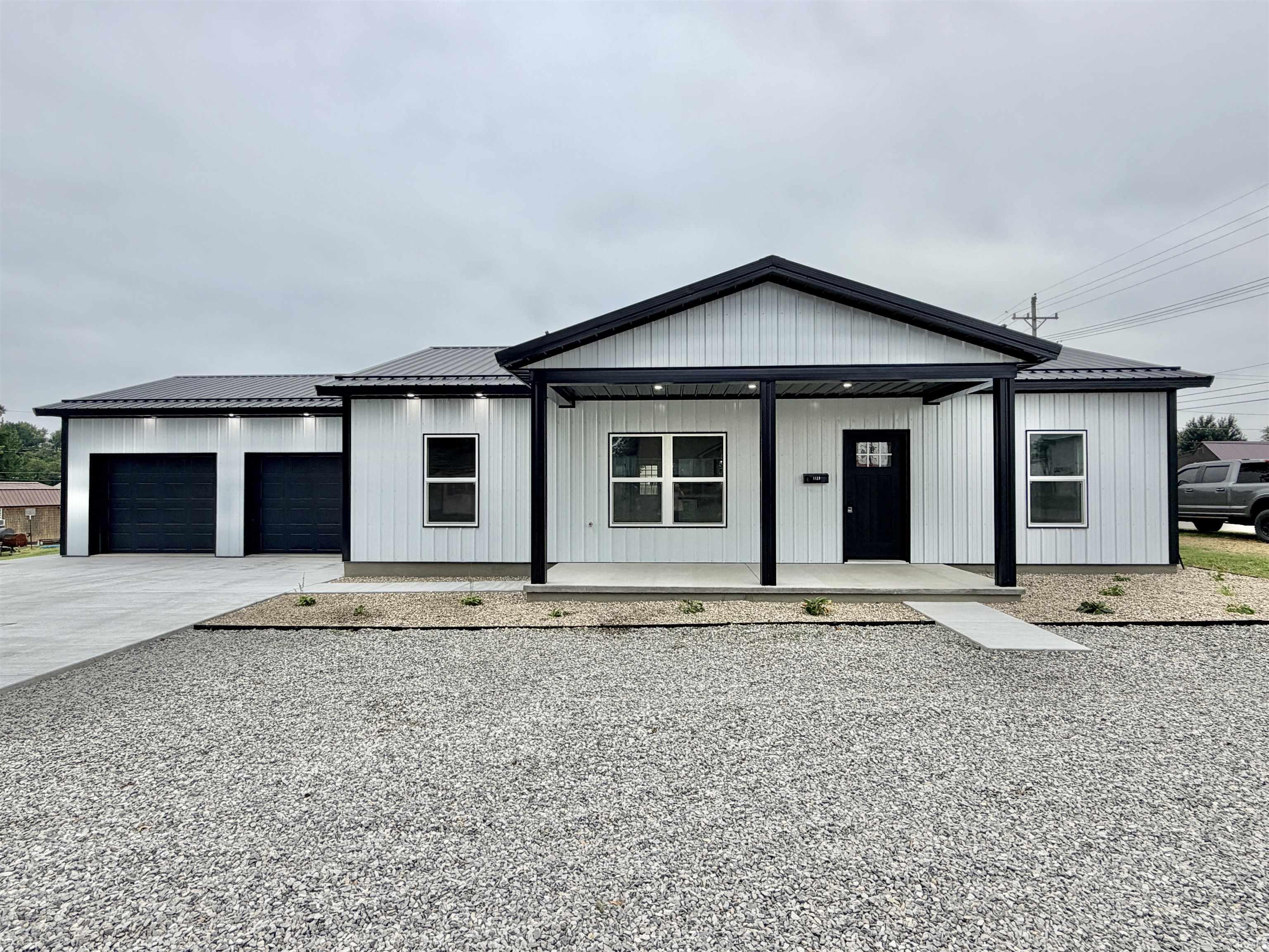 Homes for sale in Linton, IN | 1129 Roosevelt St, Linton, IN 47441 | MLS# 202630189